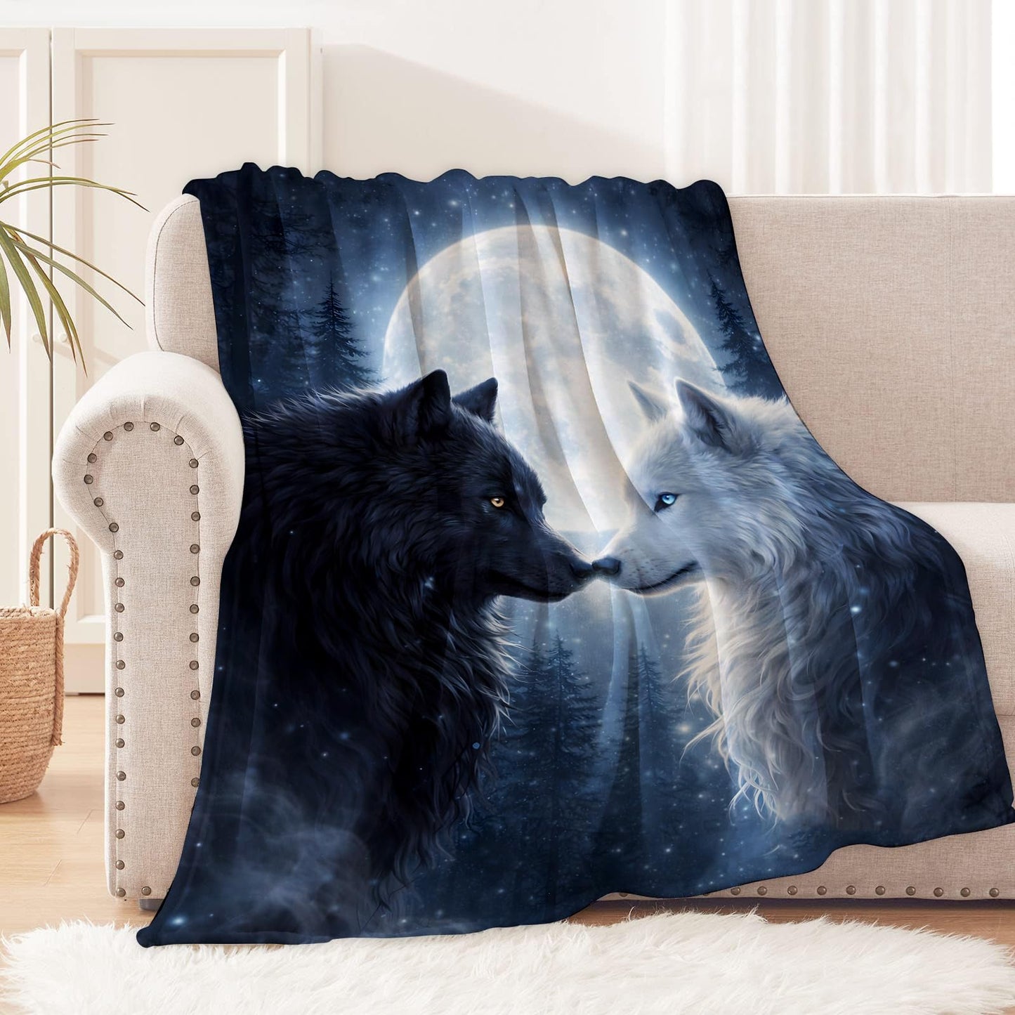 cromcu Wolf Blanket for Nature and Wildlife Lovers, Black and White Wolf Flannel Blankets, Northern Forest Art Gifts, Soft Warm Cozy Throws for Sofa Couch Bed Living Room Bedroom Home Decor 60" x 50"