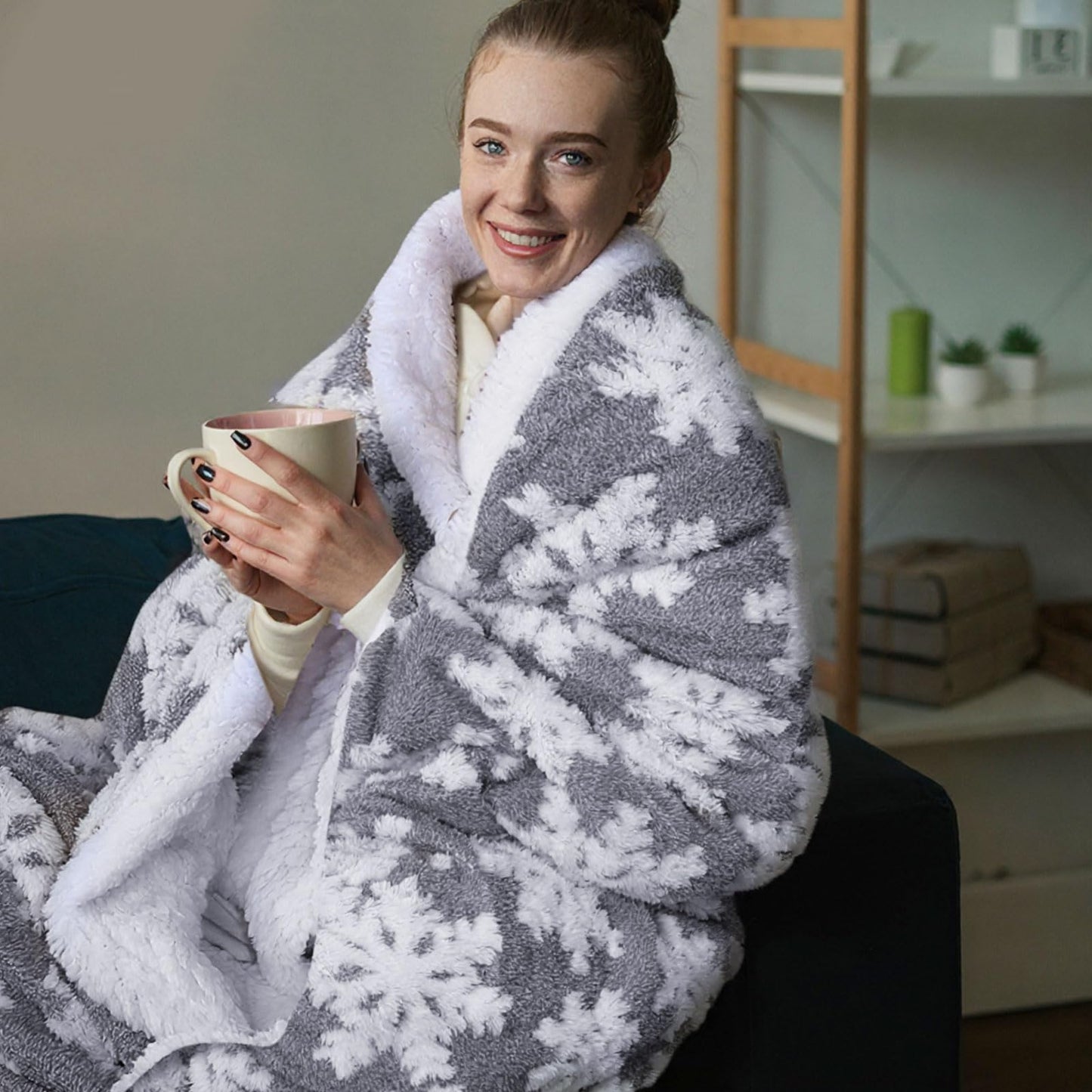 WovWeave Snowflakes Sherpa Throw Blanket - 80x60 Inches Winter Christmas Warm Fuzzy Fluffy Cozy Soft Thick Plush Fleece for Bed Couch Sofa