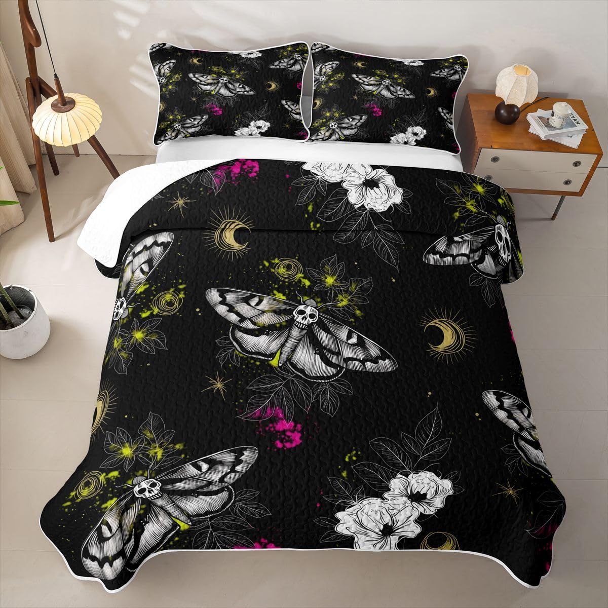 Feelyou Death Moth Quilt Bedspread for Kids Boys Girls Skull Decor Bedding Queen Size Halloween Decorations Lightweight Bed Cover Boho Moth Quilted Coverlet Set Gothic