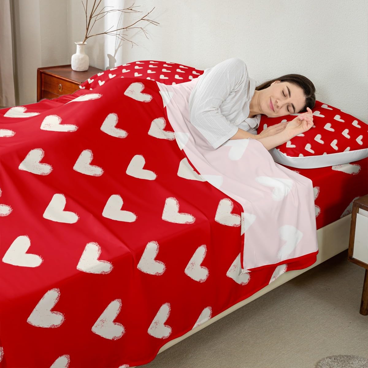 Red White Bed Sheets Full Size Cute Heart Pattern Bedding Set for Kids Boys Girls Valentine Day Gift Fitted Sheet Cartoon Love Geometric Flat Sheet Love Heart Soft Warm Sheet Sets Bedroom Decor 4Pcs