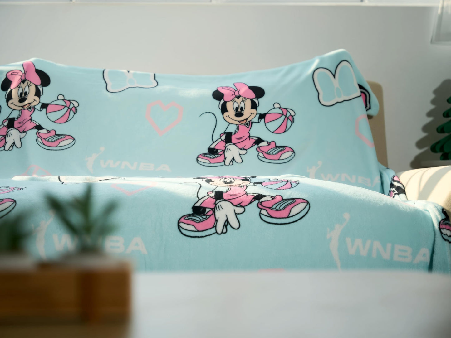 Northwest Disney Minnie Mouse Plush Throw Blanket, Oversized 62" x 90" Silk Touch Soft Fleece Blanket for Kids & Adults, Officially Licensed