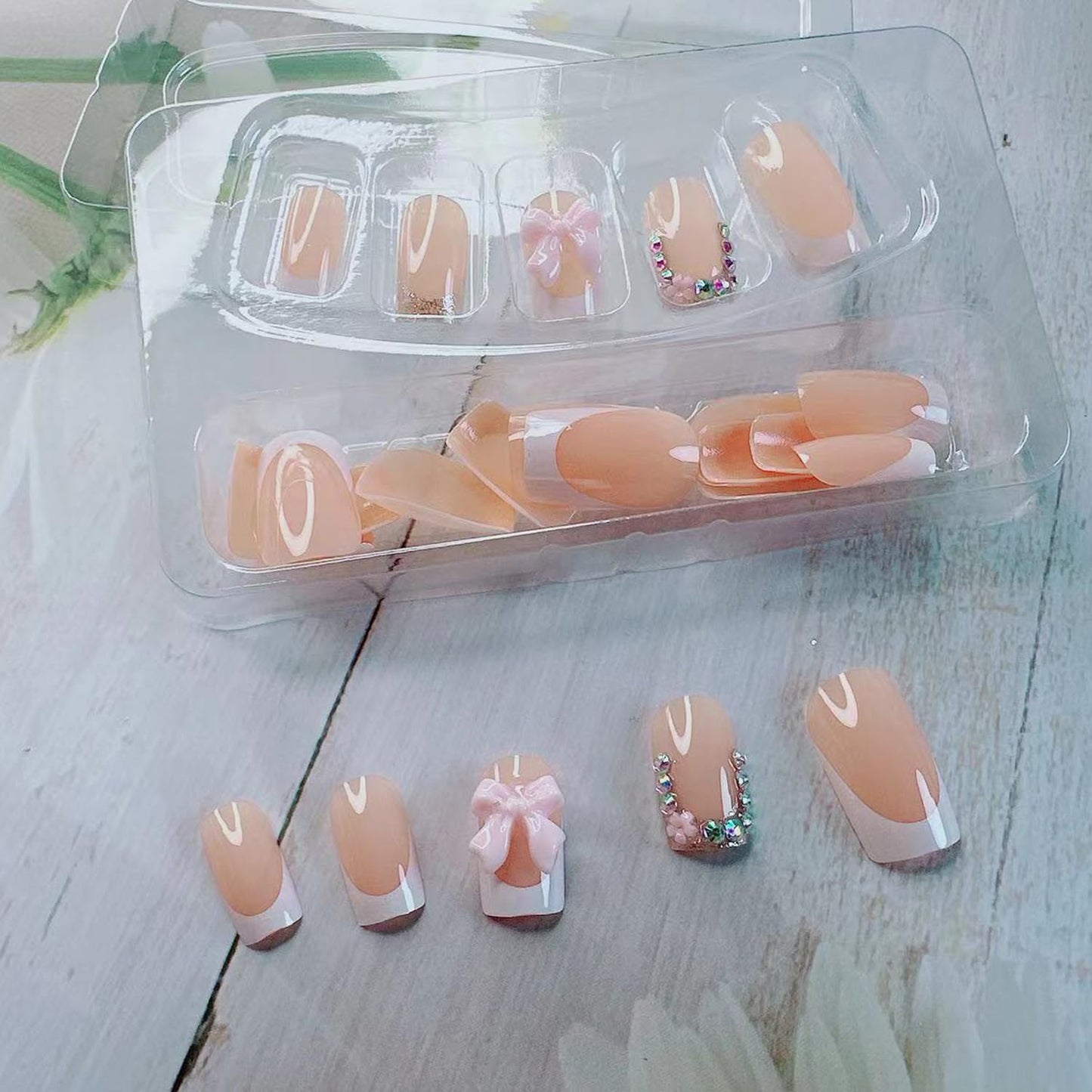24Pcs French Tip Press on Short Square - 3D Handmade Press on Nails with 3D Flower Bow Rhinestone Charms Design Fake Nails Glitter French Nails Cute Press ons Shiny Bows False Nails for Women