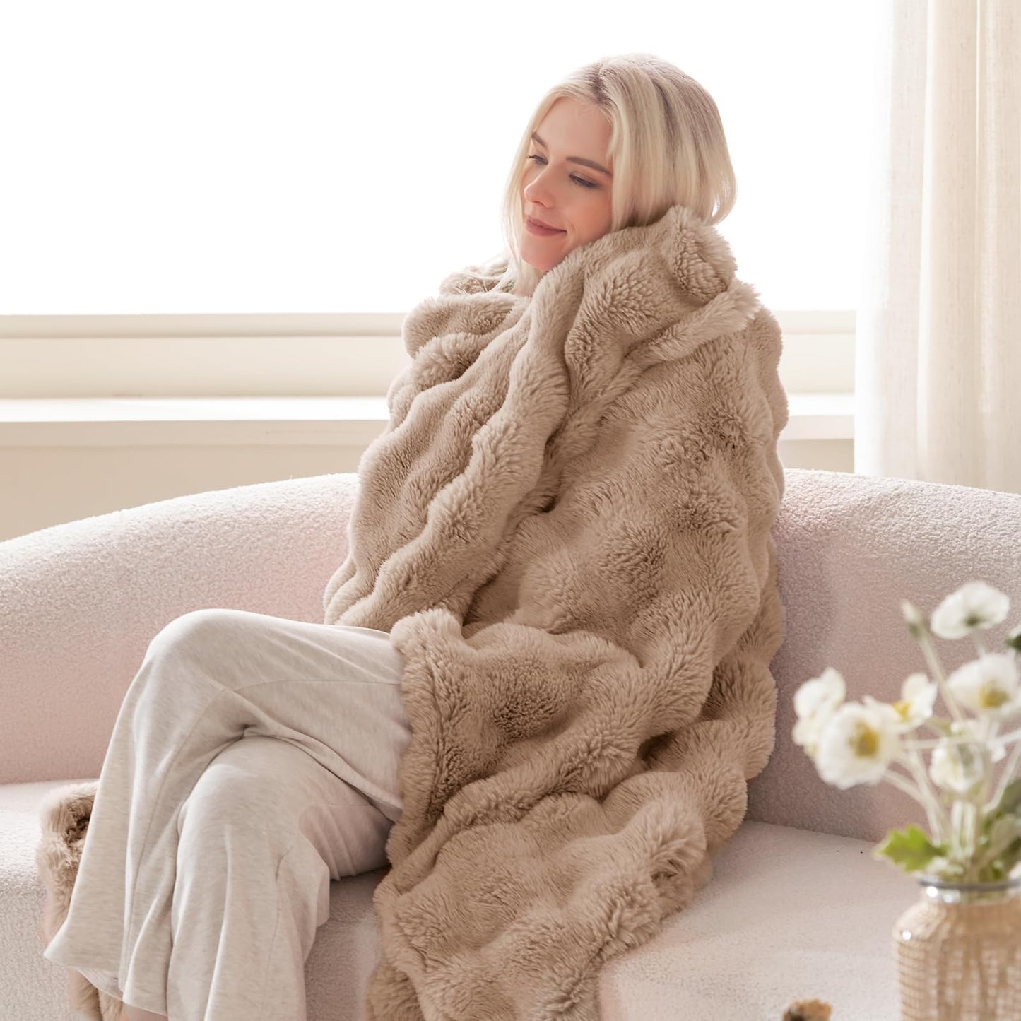 EXQ Home Fluffy Faux Rabbit Fur Throw Blanket for Couch, Soft Luxury Bubble Double Sided Plush Blanket, Cozy Thick Warm Fuzzy Decorative Blanket for Bed Chair Sofa Living Room,50"X60"(Brown)