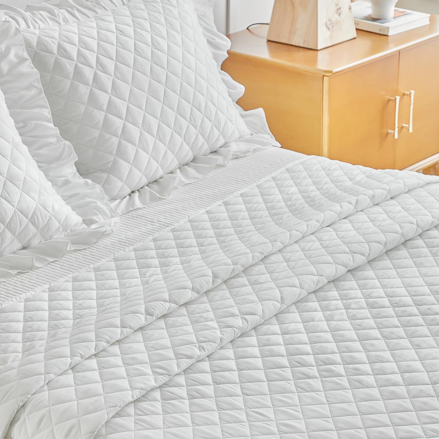 Ruffle Skirt Bedspread Set - 30" Long Drop - Vintage Chic Ruffled Summer Coverlet Bed Spreads Quilt Boho Bedding Farmhouse Style Lightweight Luxurious Rustic 3 Piece Set Queen Size White