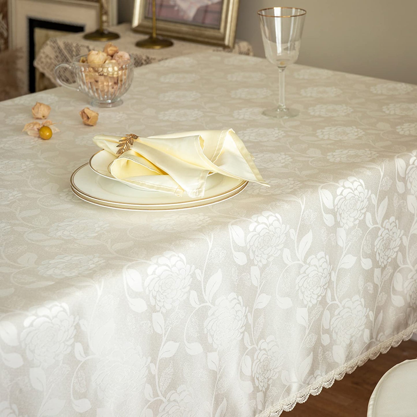 GLORY SEASON Textured Tablecloth Waterproof Spillproof Lace Trim Rectangle Damask Fabric Table Cloth for Wedding Kitchen Dinning Tabletop Decoration,Oblong Table Cover 55 x 86 Inch, Ivory White