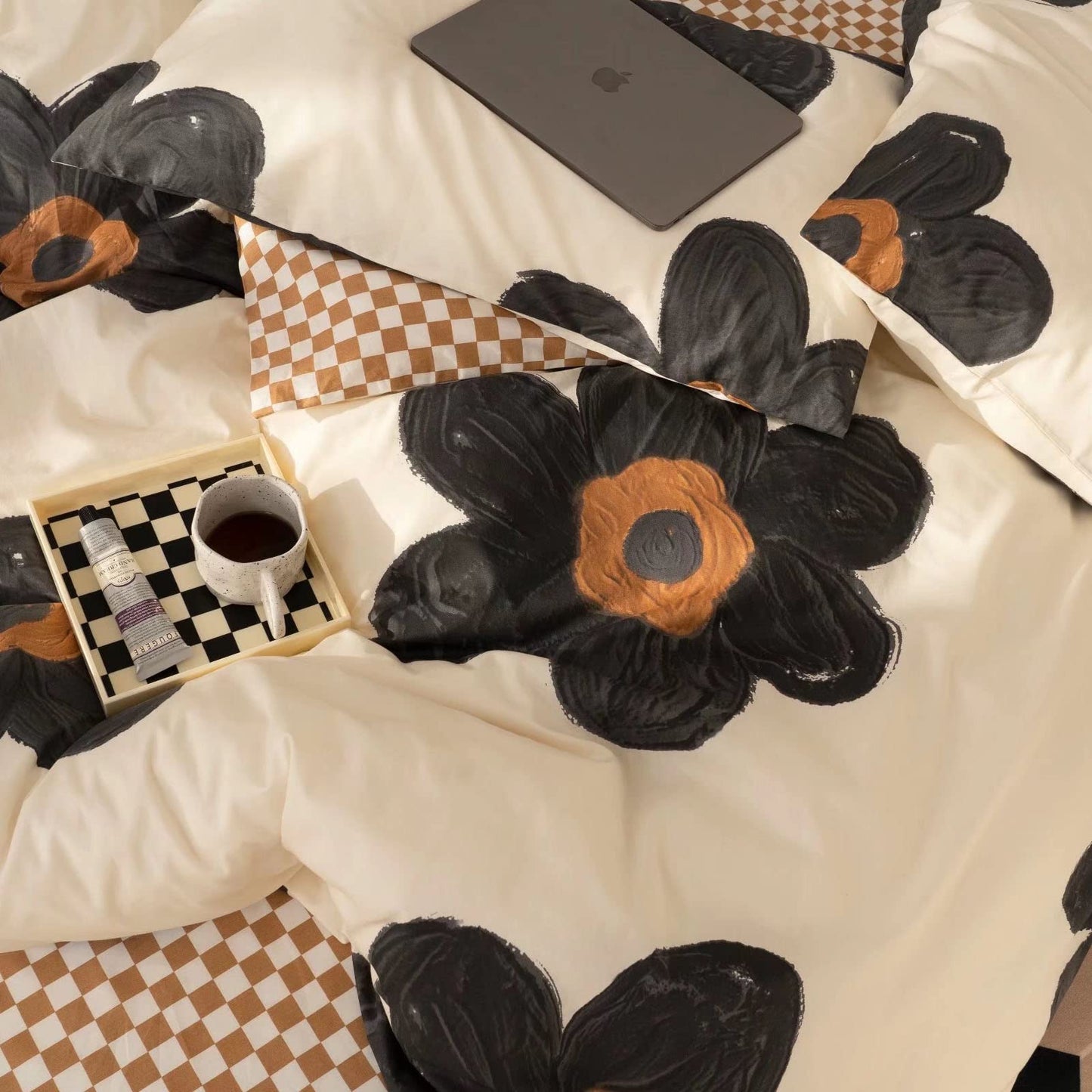 KAREVER Black Floral Comforter Set Black Botanical Bedding Full Women Chic Blankets Lightweight Black Sunflower Reversible Bed Comforter Set Full Size