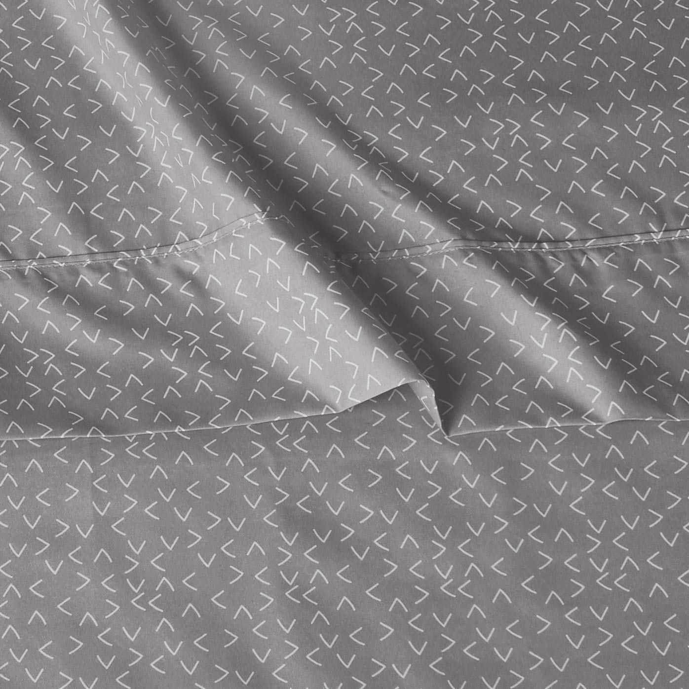 Amazon Basics Lightweight Breathable Brushed Microfiber Wrinkle Resistant 3-Piece Bed Sheet Set with 14-Inch Deep Pockets, Twin, Gray Arrows, Printed