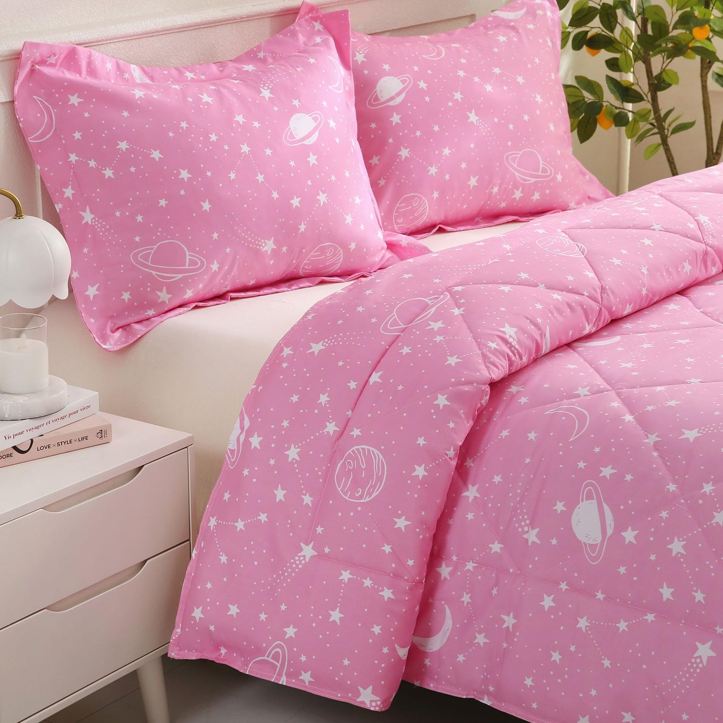 JSD Gradient Pink Stars Kids Comforter Set Twin Size, 2 Piece Space Theme Girls Printed Microfiber Bedding Set, Machine Washable