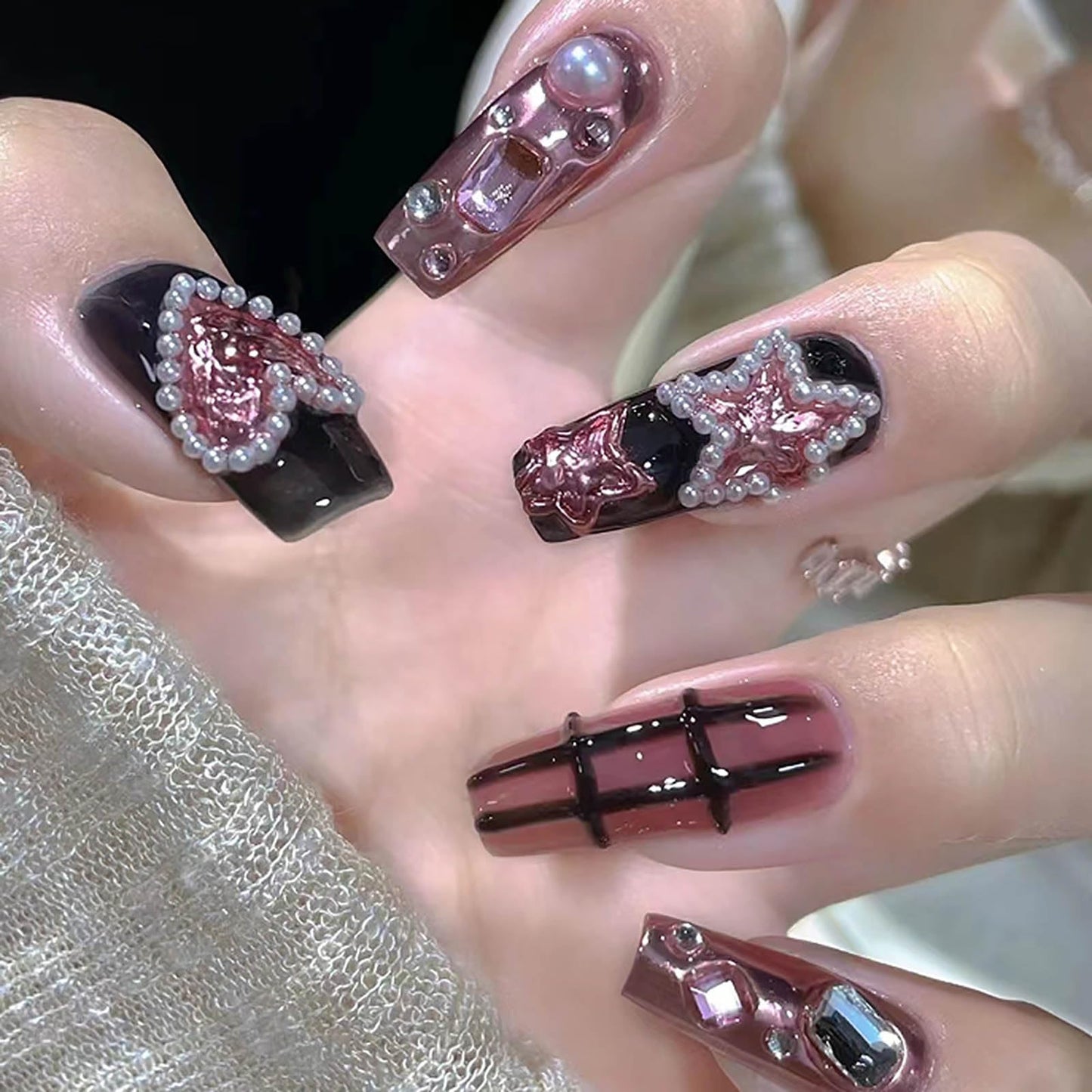 RTKHFZE Press on Nails Medium Square Fake Nails Black Full Cover Acrylic False Nails with Pearl Jewelry and Rhinestones Designs Artificial Press on Stick on Nails for Women Nail Decorations