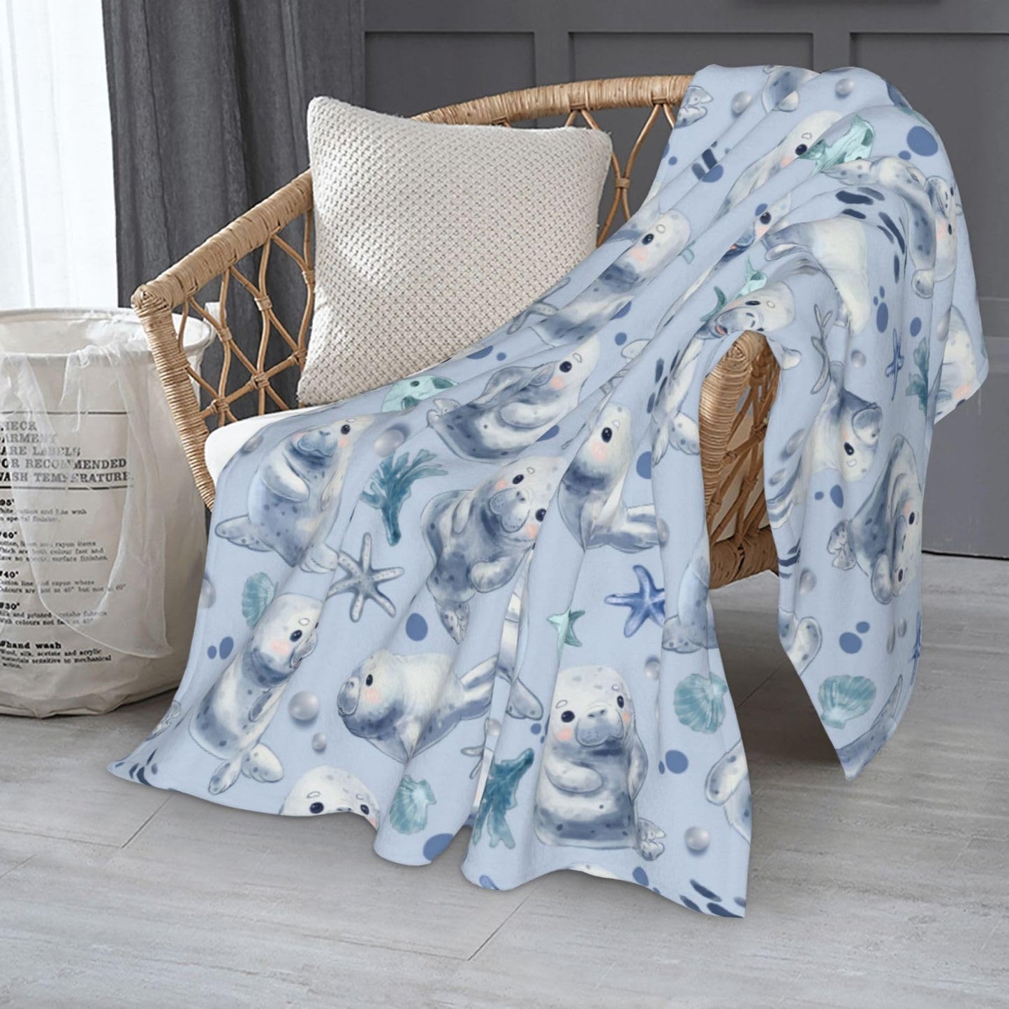 Manatees Throw Blanket 50"x40" Fuzzy Soft Cozy Manatee Blankets Soft Throws Warm Lightweight Plush Fleece Throw Blanket for Kids Men Women Gift Bed Couch Sofa