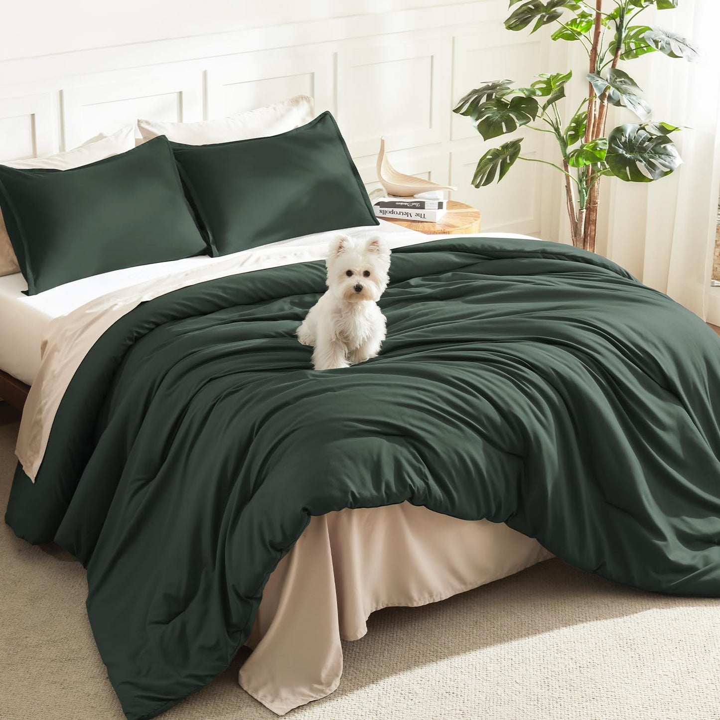 Litanika Forest Green Comforter King Size, 3 Pieces Lightweight Solid Bedding Comforter Set, All Season Fluffy Bed Set (104x90In Comforter & 2 Pillowcases)