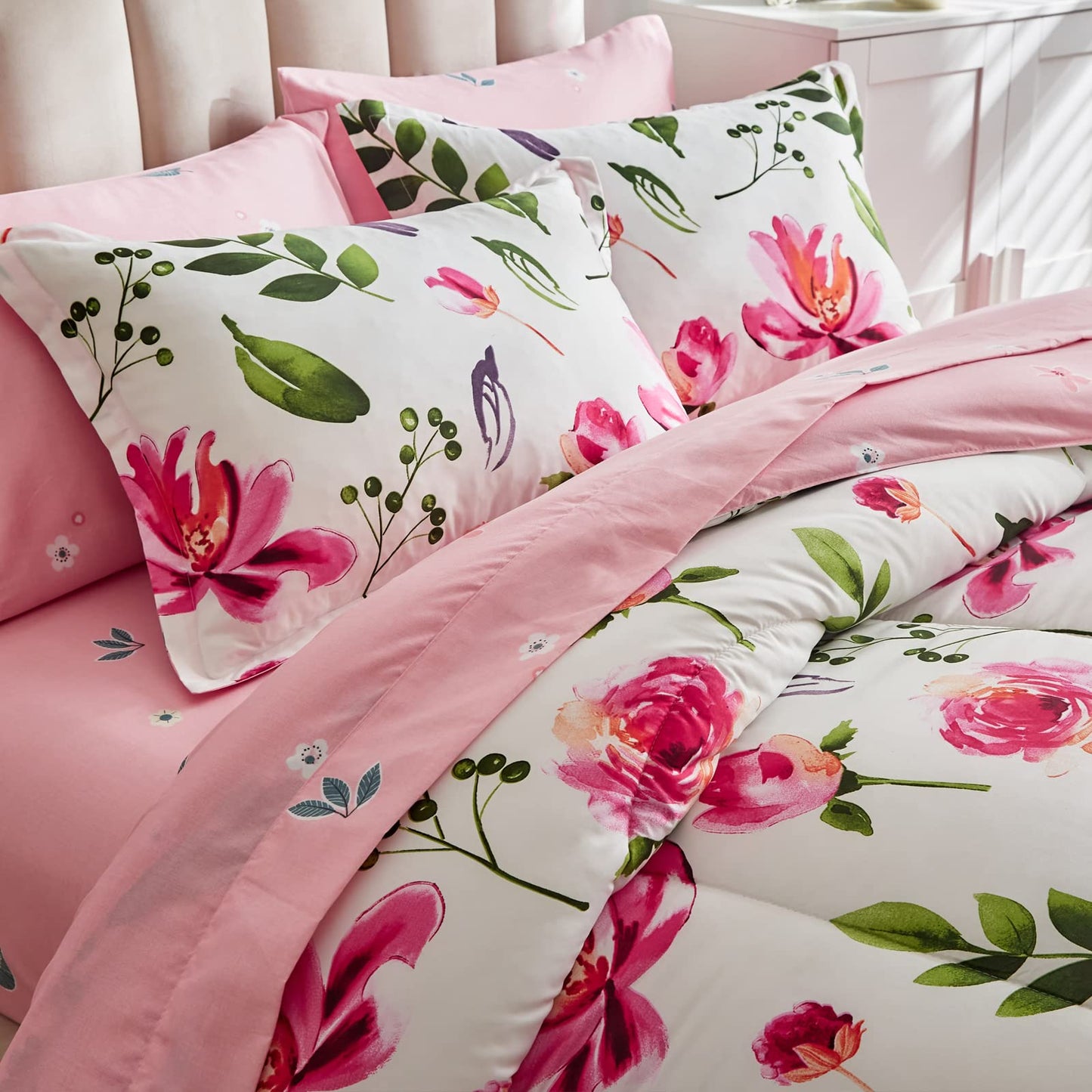 Floral Comforter Sheet Set 7 Pieces Bed in a Bag Queen Size White with Green Leaves Pink Flowers Reversible Bedding Set (1 Comforter 2 Pillow Shams 1 Flat Sheet 1 Fitted Sheet 2 Pillowcases)