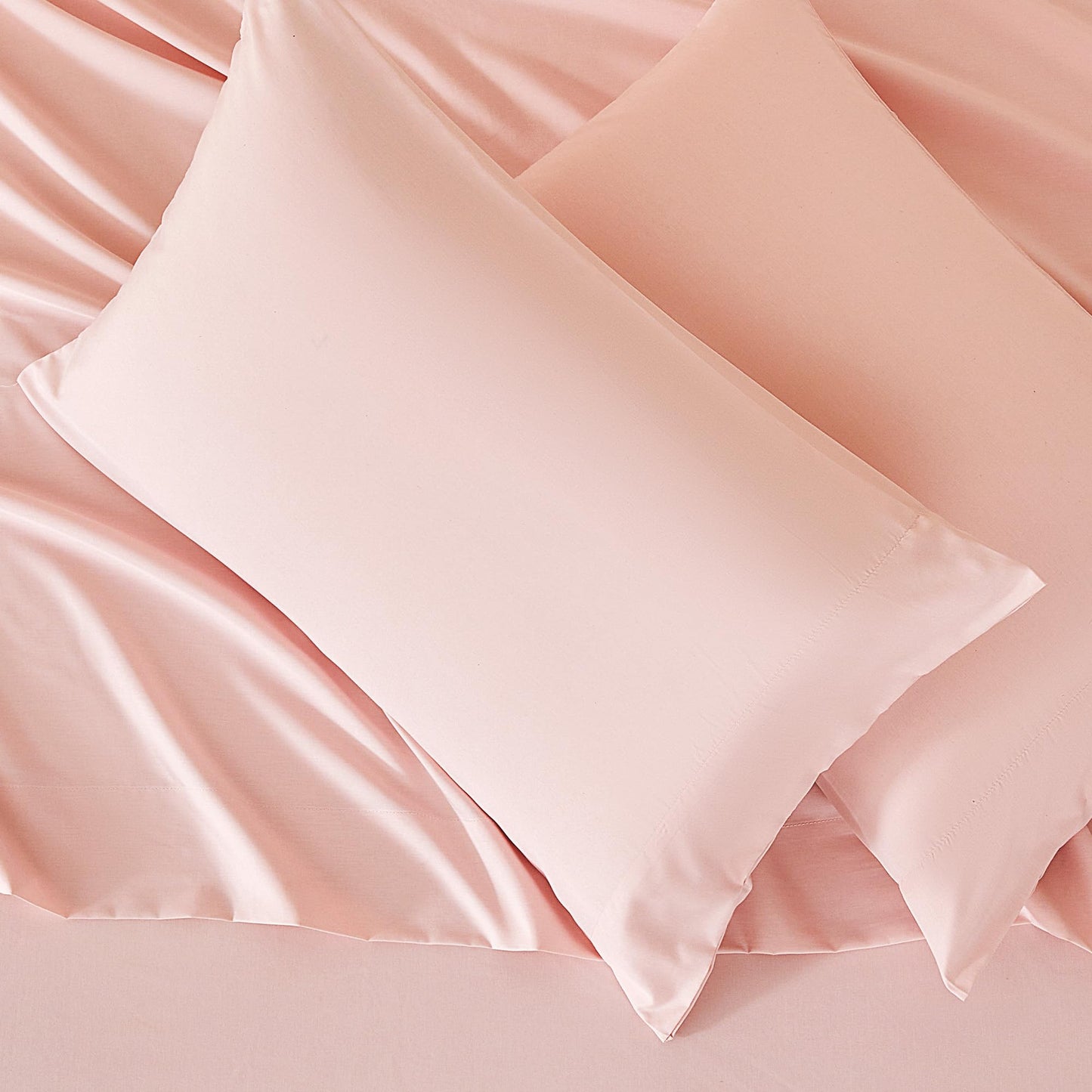 Amazon Basics Sheet Set Cationic 4-Piece Bedding Set, Wrinkle Free and Easy Fit, Easy Care Bedding with 1 Deep Pocket Fitted Sheet, 1 Flat Sheet, and 2 Pillowcases, King, Pink