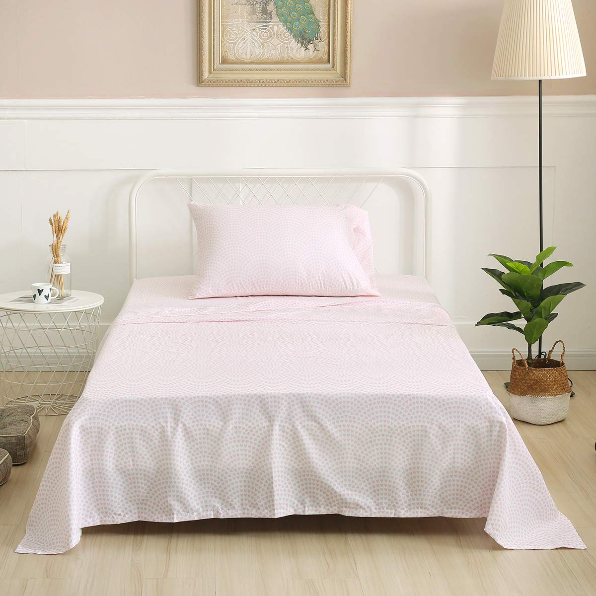 Vonty Kids Bed Sheets Full Pink Heart Printed Sheets for Girls, Soft Lightweight Microfiber Easy Wash Bedding Set (1 Fitted Sheet + 1 Flat Sheet + 2 Pillowcase)