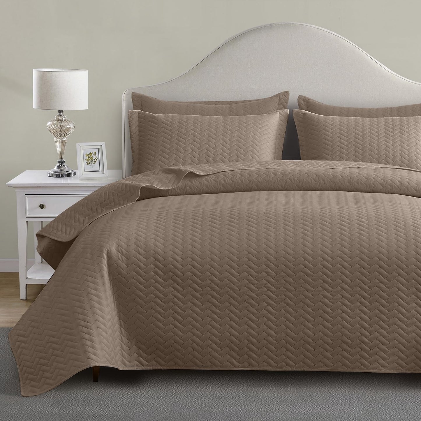 Maple&Stone Quilt Set Queen Size, Brown Lightweight Bedspread Ultrasonic Chevron Pattern Light Coverlet for All Season Comforter Bedding Decor - 3 Piece Queen Bed Cover Sets