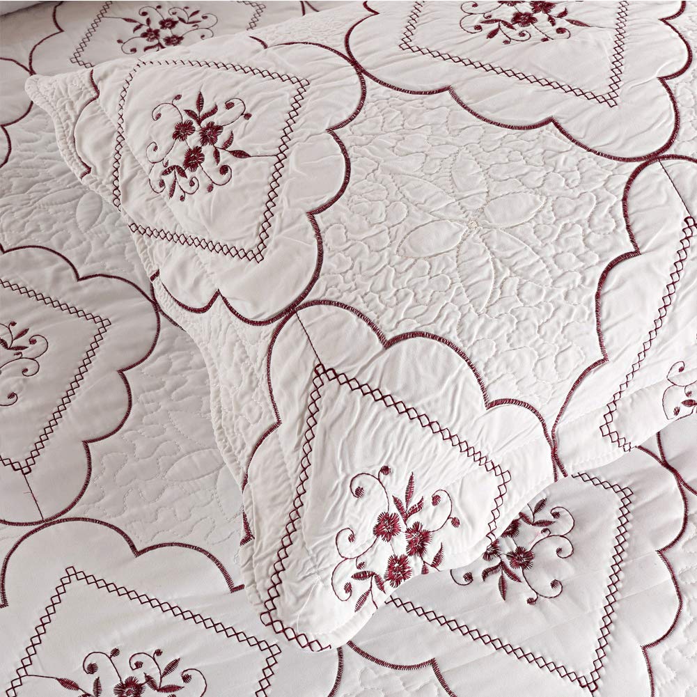 Oliven 3 Pcs Embroidered Quilt Full/Queen Size Floral Bedspread Soft Breathable Flower Coverlet Burgundy White Bed Cover Embroidered Bedding Christmas Bed Home Decor