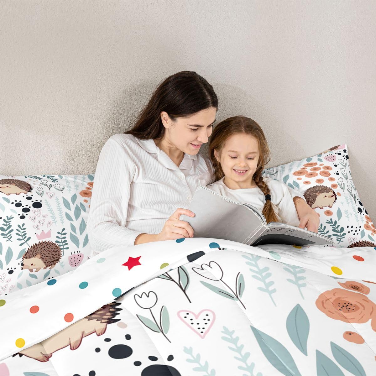 Erosebridal Kawaii Hedgehog Bedding Set Twin,Cartoon Hedgehog Comforter Set for Kids Girls Boys,Cute Love Heart Leaf Flower Comforter Set,Paw Print Animal Quilt Bed Set with 1 Pillow Case