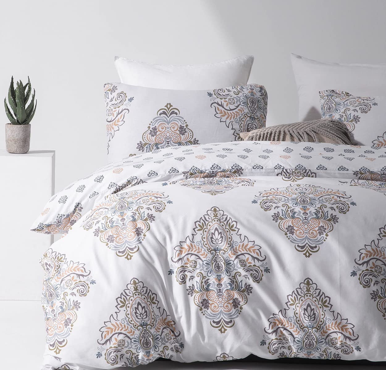 SLEEPBELLA Comforter King Size, 600 Thread Count Cotton Yellow & Blue Damask with Taupe Brown Reversible Pattern White Comforter Sets,Down Alternative Bedding Set 3Pcs (King, White Damask)