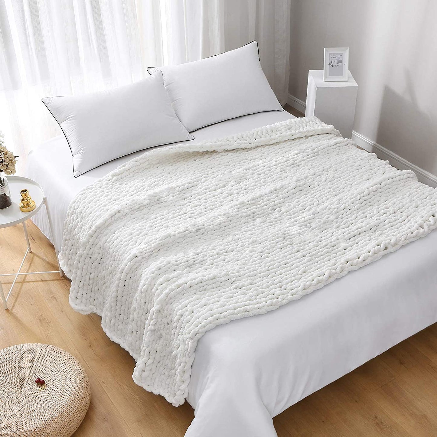 INNDUN Chunky Knit Blanket 48"x72" Handwoven Interior Decoration for Large Sofas and Beds White