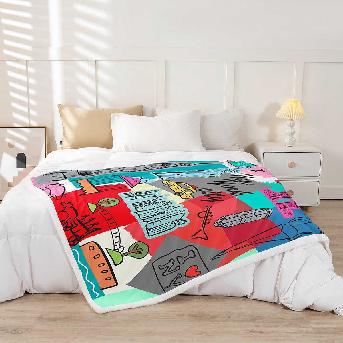 Statue of Liberty Fleece Throw Blanket - New York Cityscape Sherpa Blanket for Bed, Sofa, Couch - Famous City Scene - Plush, Fuzzy - 40"x50"