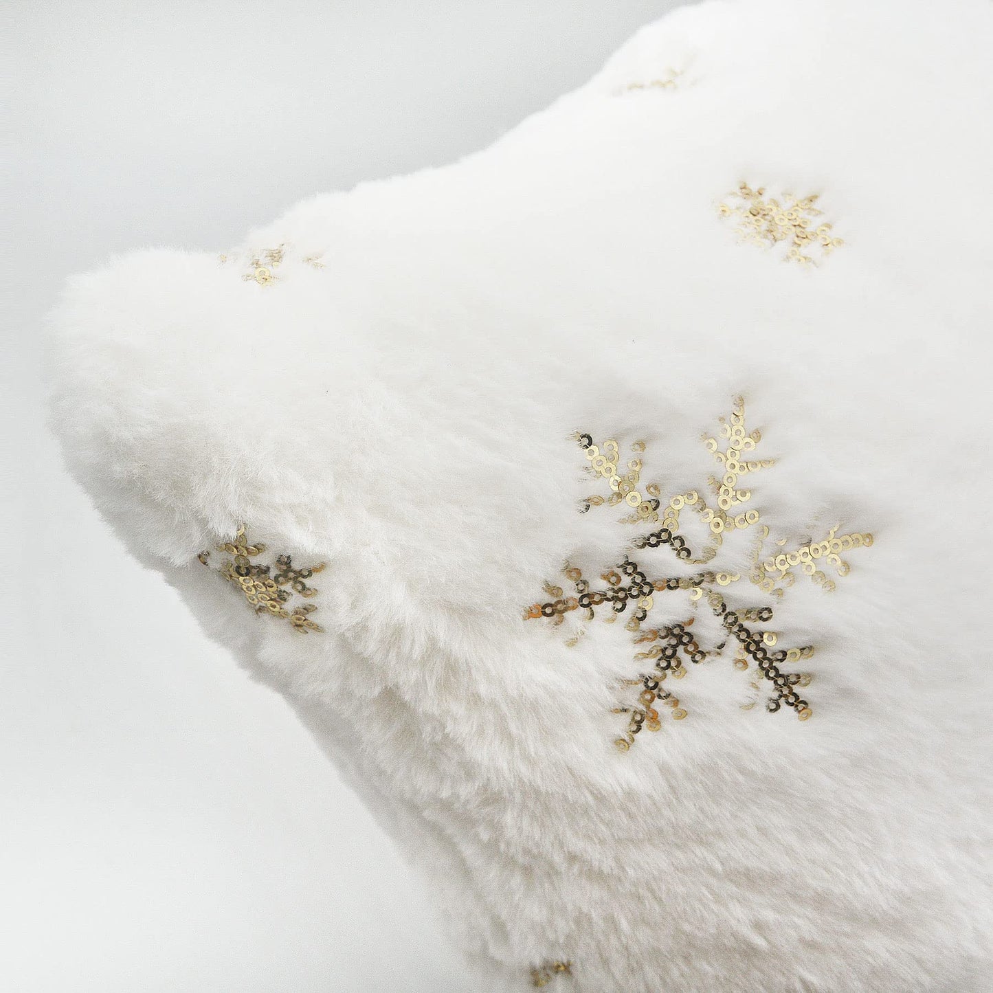 LIGICKY Set of 2 Fluffy White Faux Fur Pillow Covers with Gold Sequin Snowflakes Throw Pillows Decorative Soft Furry Sparkling Square Cushion Cases for Sofa Bedroom Party Décor, 18 x 18 inch