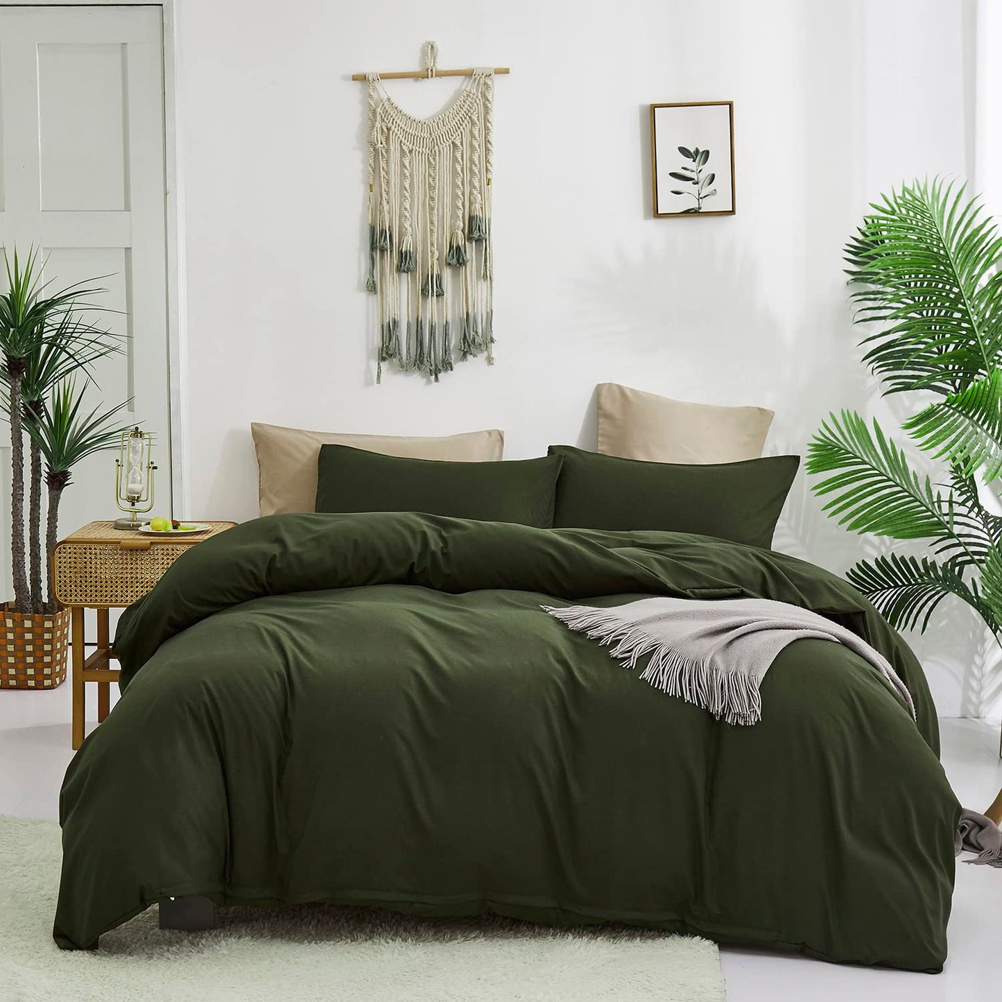 KAREVER Army Green Comforter Queen Dark Green Bedding Set Olive Green Comforter Set Queen Men Breathable 3 PCs Comforter Set 1 Queen Comforter (90x90 inches) with 2 Pillowcases (20x26 inches)