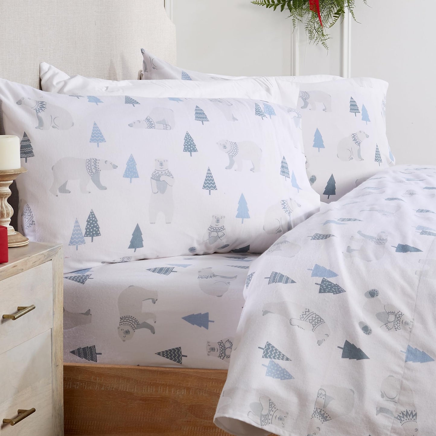 Market & Place 100% Turkish Cotton Flannel Sheet Set | 4 Piece Deep Pocket Novelty Cozy Winter Bed Sheets | Double Brushed for Extra Softness & Comfort | Alpine Collection (Queen, Polar Bears)