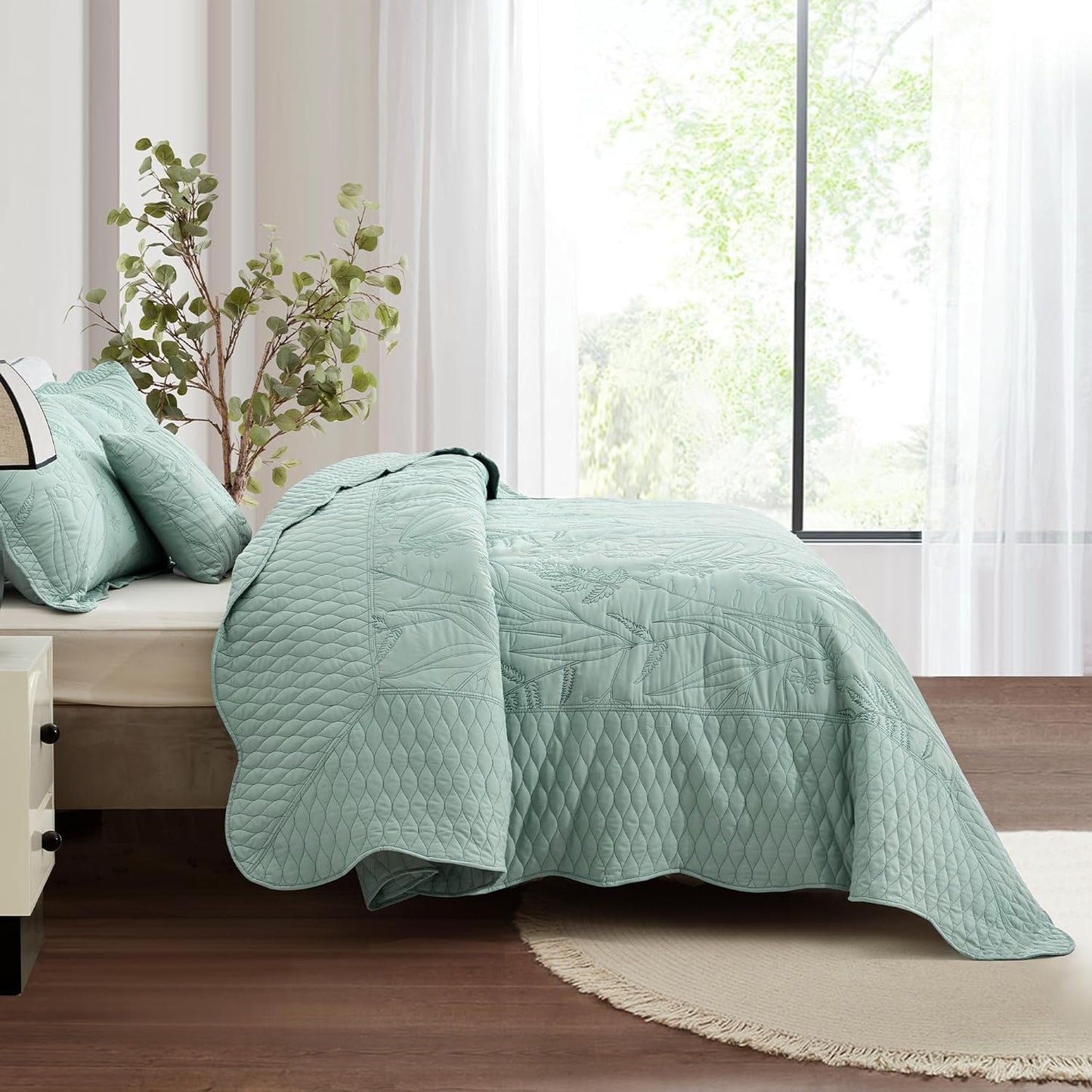 DaisyHuang Botanical Oversized Bedspread Queen Size - Leaves Pattern Stitching Quilt Set - Elegant & Fresh Style Bedding Coverlets, Reversible, Lightweight, 5 Piece, Seaglass