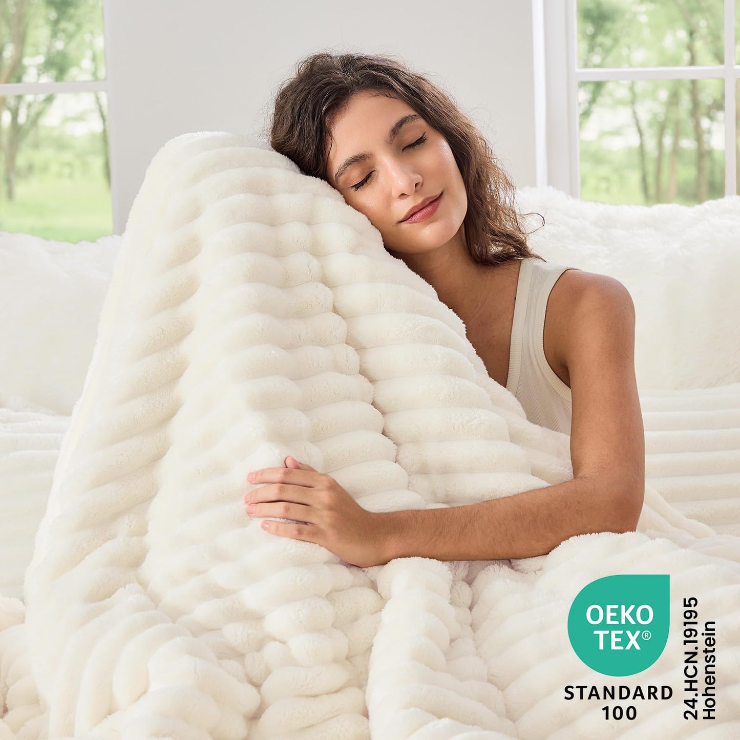 Sasttie King Comforter Set 3 Pieces - Super Soft Fleece Comforters King Size, 1 Luxury Warm Fuzzy Marshmallow Comforter with 2 Pillow Cases, Faux Fur Down Alternative Bedding Set, Cream White