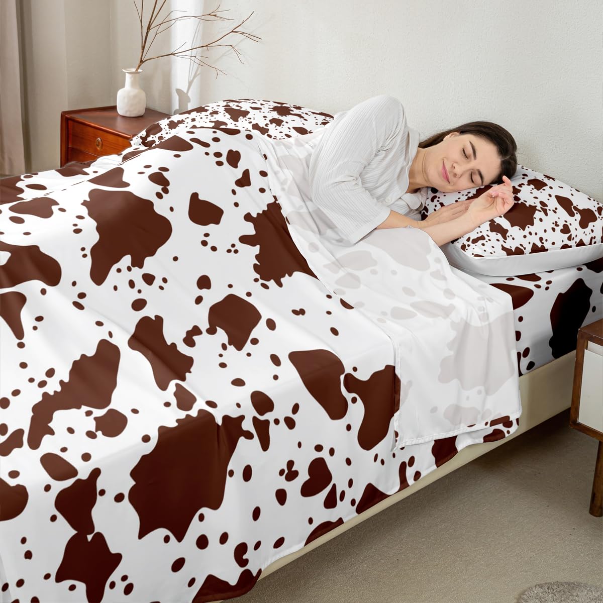 Erosebridal Cow Fur Print Bed Sheets Queen Size White Brown Cowhide Sheet Set 4Pcs for Kids Boys Room Decor Animal Skin Print Flat Sheet Farmhouse Cow Print Fitted Sheet with 2 Pillowcases