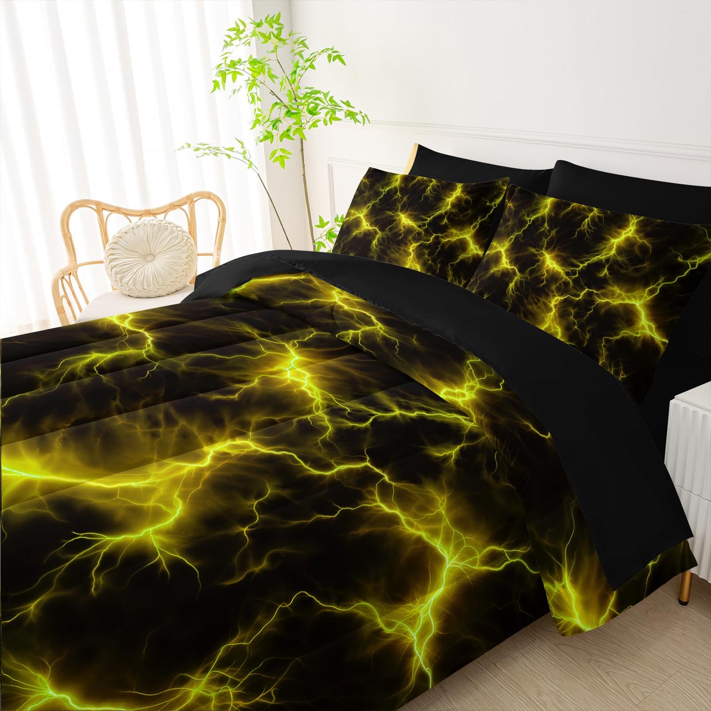 QOOMO Yellow Lightning 7 Pieces Comforter Set Queen Size,Lightning Bedding Set for Kids-Include 1 Comforter,1 Fitted Sheet,1 Flat Sheet,2 Printing Pillowcases and 2 Black Pillowcases