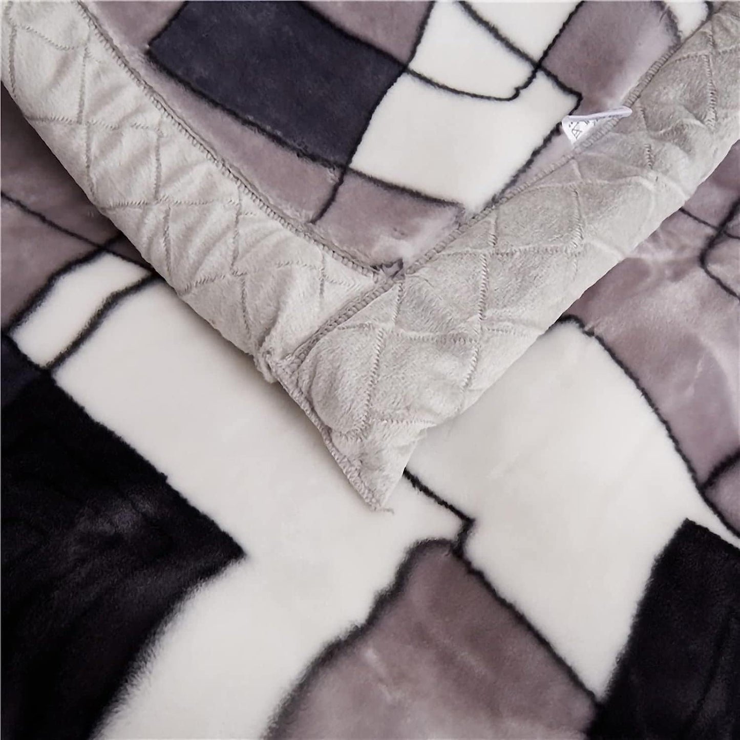 9 lbs Korean Mink Blanket Queen Size 79×91 inch,2 ply Soft Warm Plush Flannel Blanket for The Cold Night.