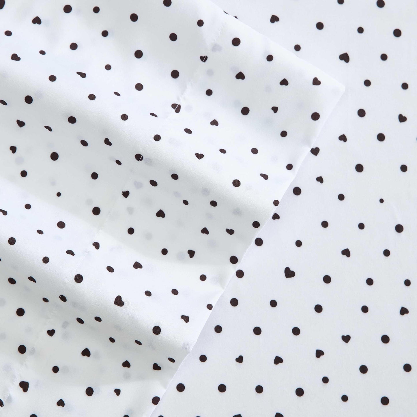 Betsey Johnson - Queen Size Sheet Set, Ultra-Soft Bedding with Smooth Feel, Deep Pockets, Bed Sheets with Matching Fitted Sheet & Pillowcases (Polka Dot Heart Black)