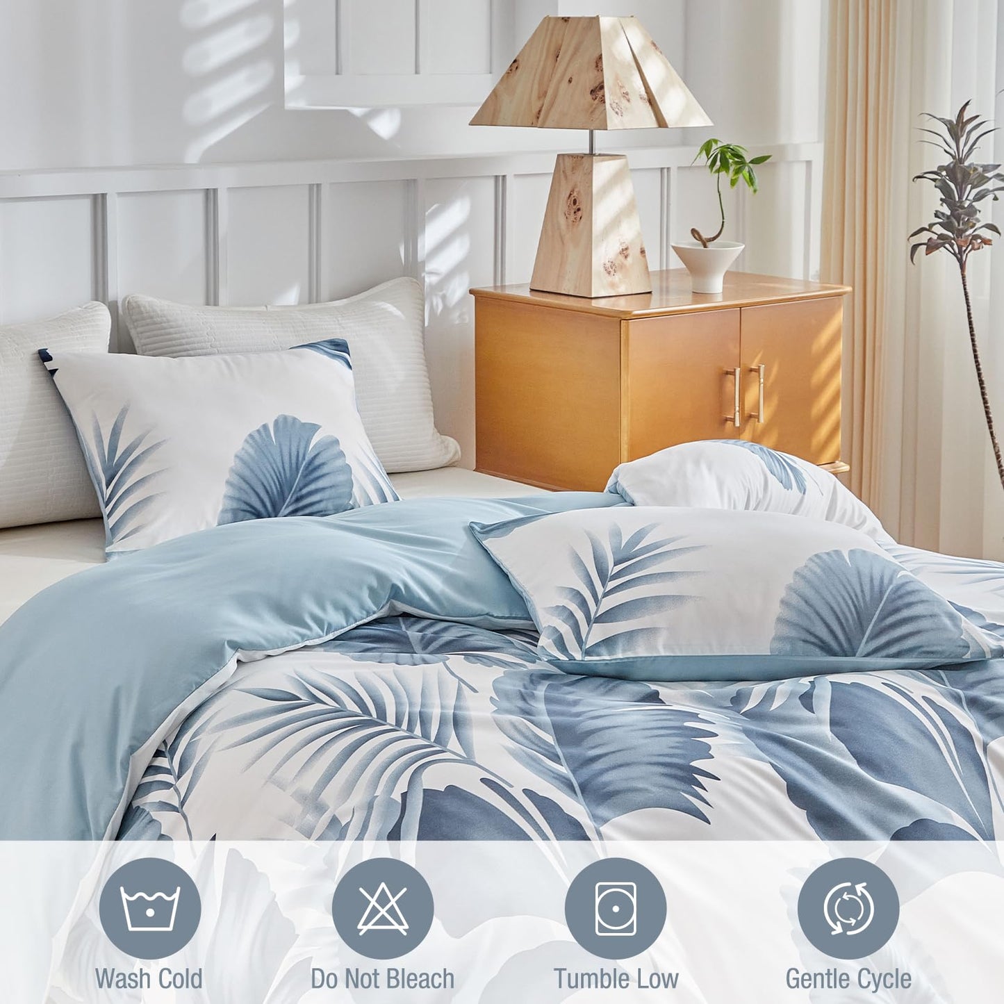 Lekesky Queen Duvet Cover Set, Tropical Blue Palm Pattern Duvet Cover Queen Size, 3 Pieces White Bedding Sets with Zipper, Ultra Soft Microfiber Reversible Floral Queen Size Comforter Cover