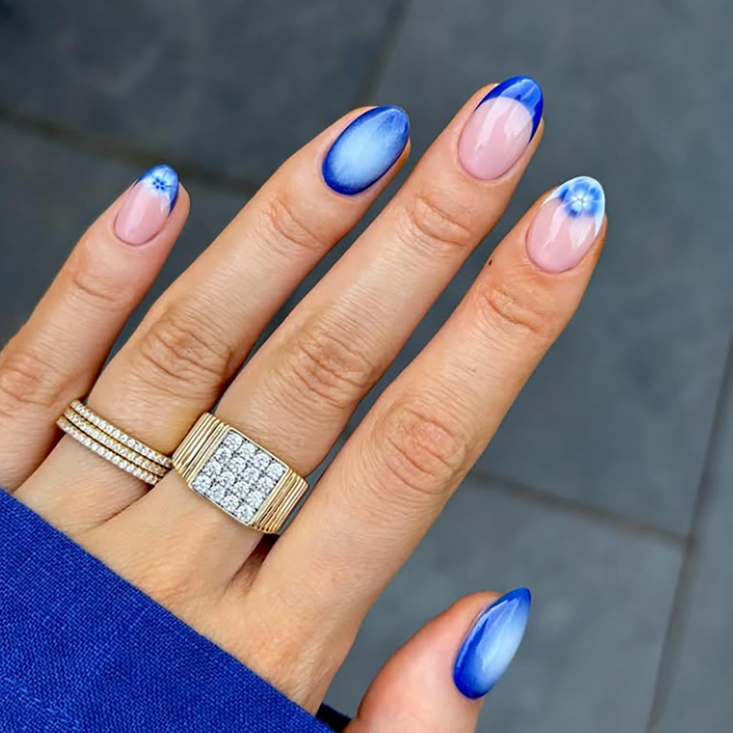 French Press On Nails Short Almond Fake Nails With Blue Flower Design Glue On Nails Pink Glossy False Nails Full Cover Reusable Acrylic Nails For Women