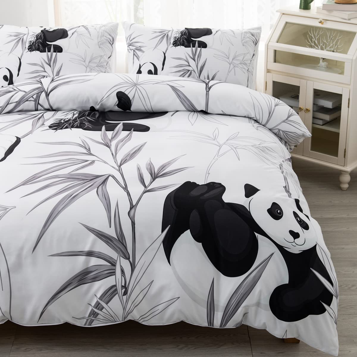 CVHOUSE Panda Bedding Queen Size,Cute Animal Bedding Set for Girls Kids Teens,Kawaii Comforter Set Cover Soft,1 Duvet Cover 2 Pillowcases 3 Piece,Chrismas Decor