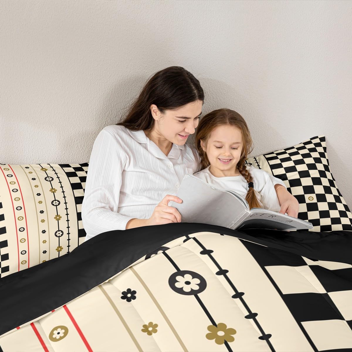 Manfei Geometric Grids Comforter Set Queen Size,Cute Daisy Flowers Abstract Bedding Set 3 Pcs for Teens Adults,Beige Black Stripes Checker Plaids Patchwork Comforter,2 Pillowcases