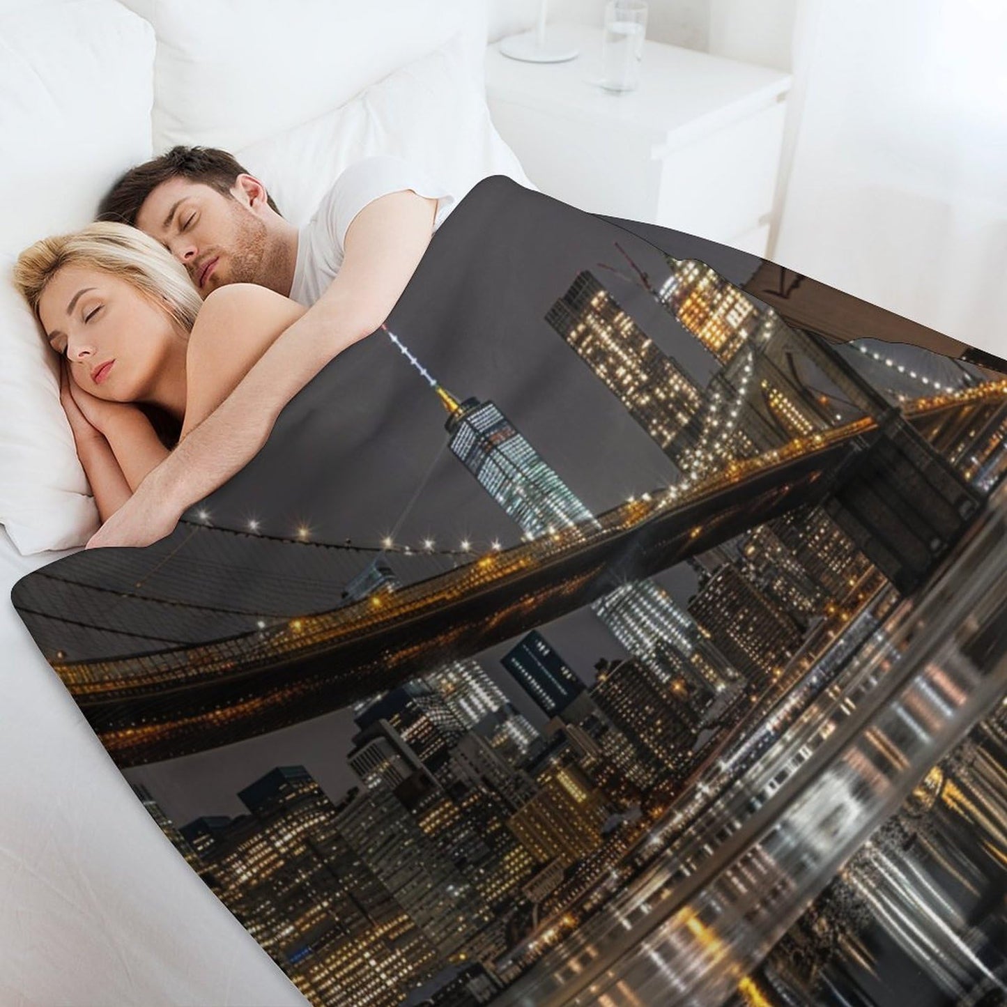 TOWINSFB Novelty City Skyline Flannel Throw Blanket, Soft Lightweight Cozy Warm Bridge River Night Cityscape Blanket for Couch Bed Travel- 30"x40"