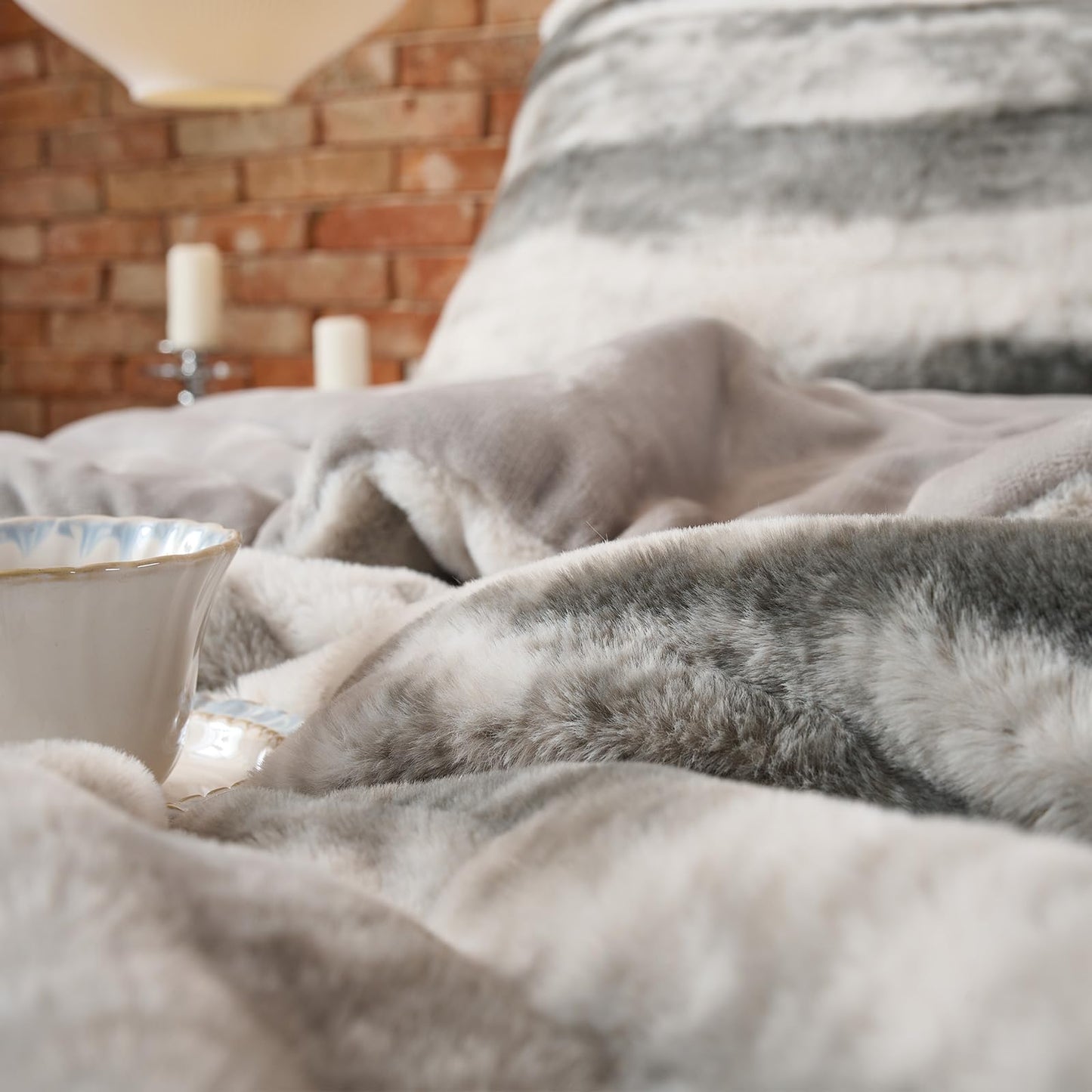 Lotus Karen Queen Comforter Set - Fluffy Black and White Faux Fur Bed Comforter Queen - Lightweight Warm Fuzzy Watercolor Faux Rabbit Fur Bedding Sets 3 Pieces(1 Comforter and 2 Pillowcases)