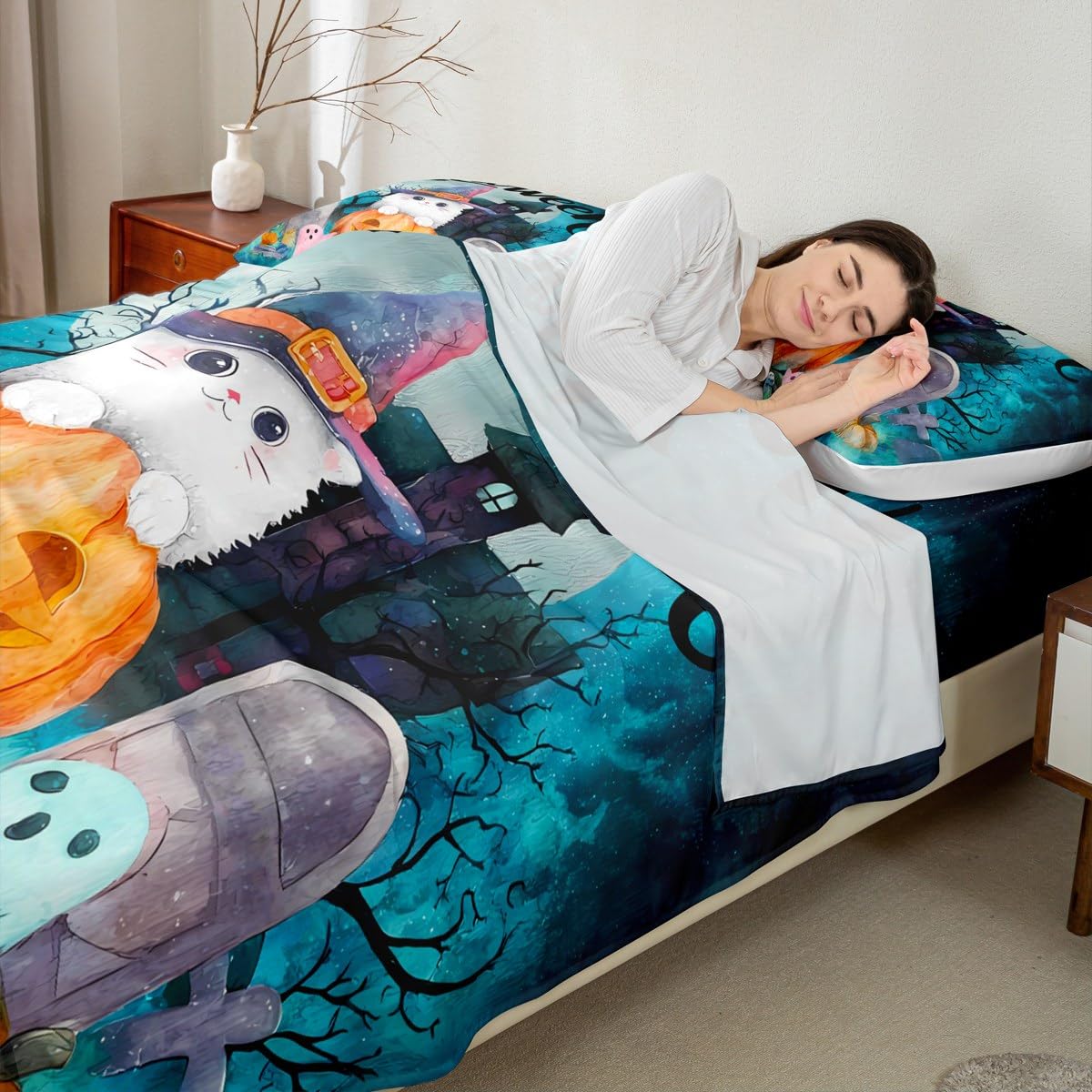 jejeloiu Kids Halloween Decor Bed Sheets Sets Queen Size Kids Boys Girls White Cat Bedding Set Cute Ghost Bed Sheet Set with 16-Inch Deep Pockets Haunted Houses 4Pcs with 2 Pillow Cases