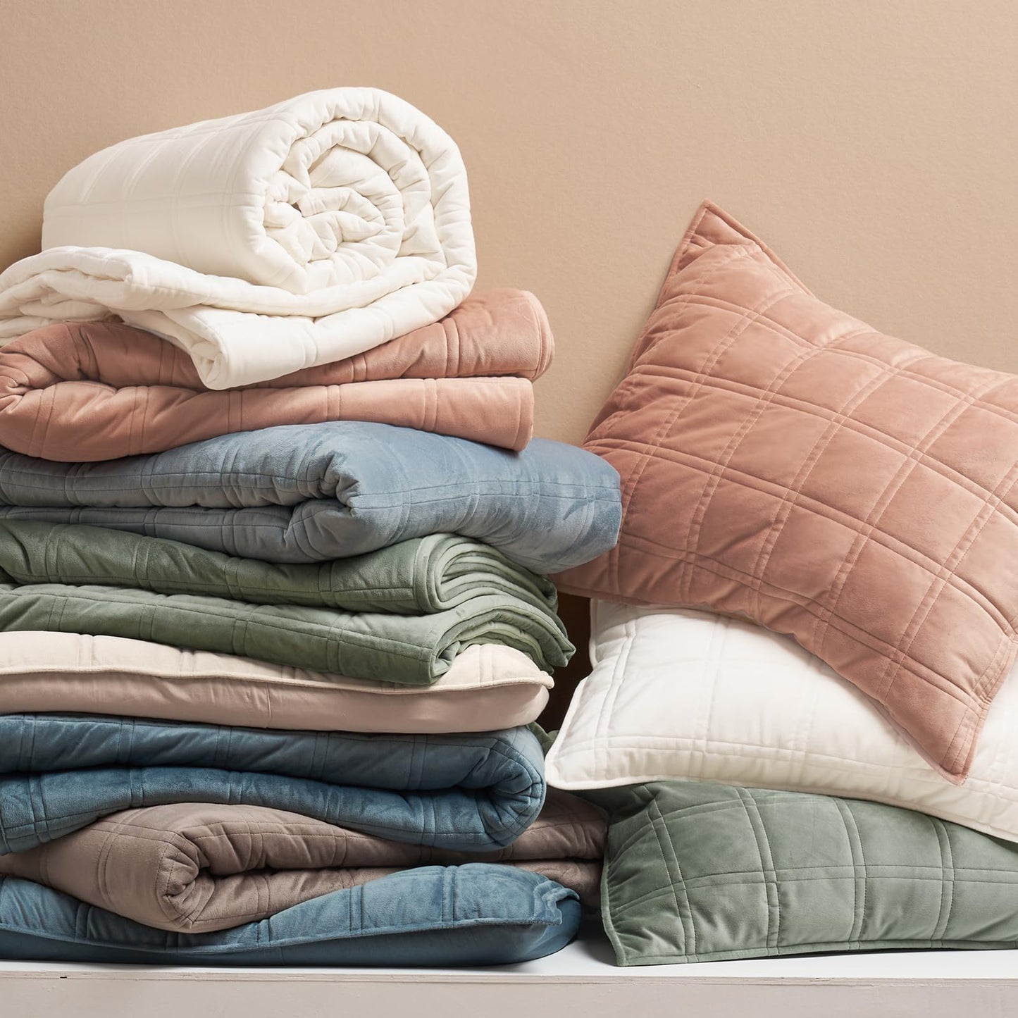 EVERGRACE 3 Pieces Luxurious Velvet Quilt King Size, Ultra Soft Bedspread Coverlet Set, Double Box Stitch Lightweight Velvet Comforter for All Season with 2 Shams, Cream White, 108"x96"
