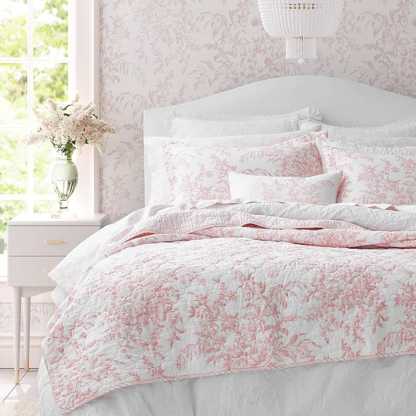 Laura Ashley - Twin Quilt Set, 100% Cotton Cover with Cotton Blend Fill, Prewashed for Softness, Reversible Floral Bedding with Matching Sham (Pink)