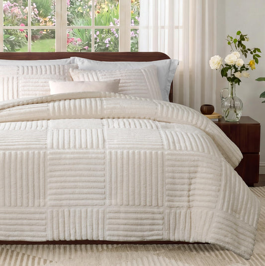 Amélie Home Fleece Comforter Set Queen Size, Beige Fleece Bedding Set with Stripe Jacquard, Soft Fluffy Bedding Set, 3 Pieces, 1 Warm Comforter and 2 Pillowcases