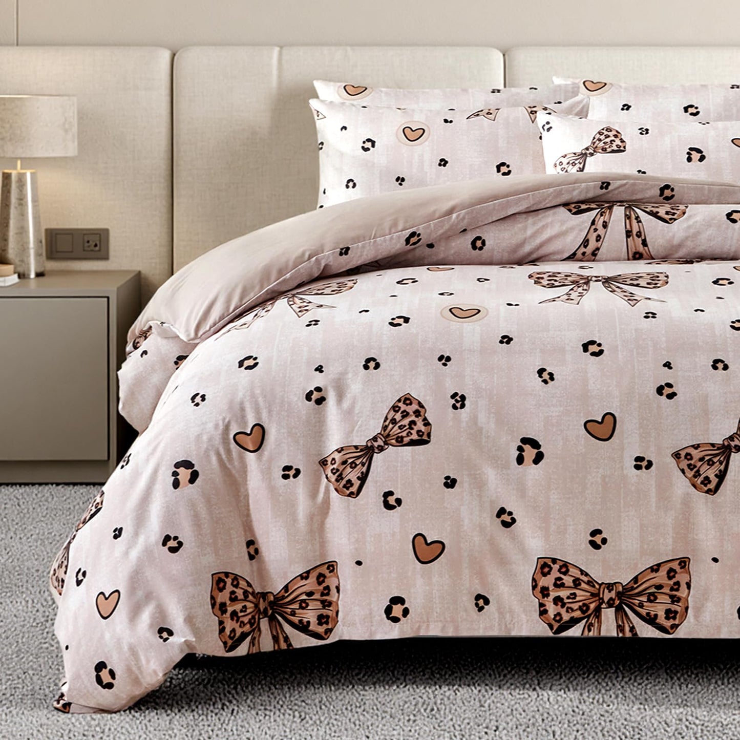 Wajade 7 Piece Cheetah Bow Comforter Set for Girls Kids Queen Size Bedding Set with Sheet and 2 Pillowcases 2 Pillow Shams Cute Girls Bed in a Bag as Birthday Choice