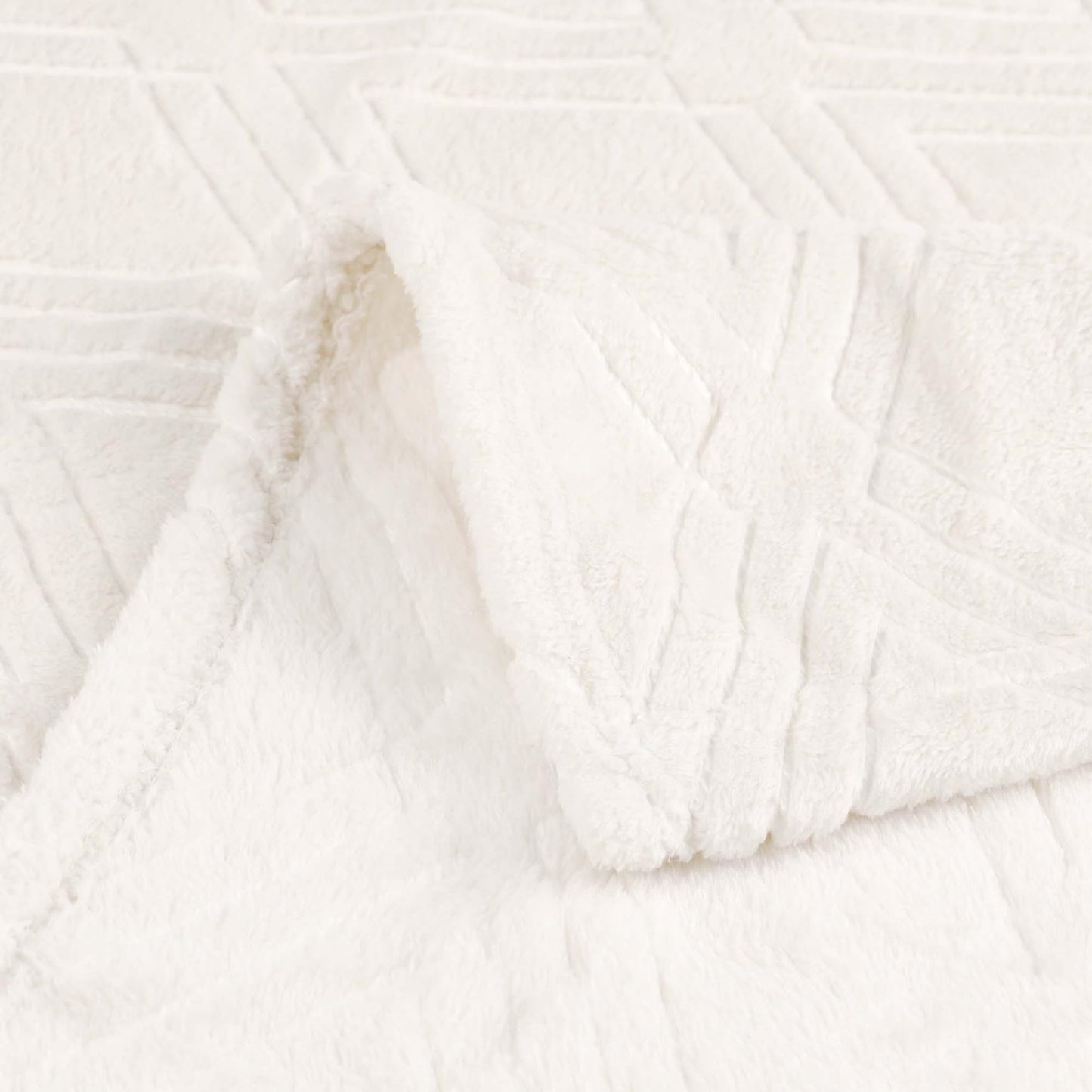 Superior Alaska Collection Quilted Diamond Throw Blanket - Soft Plush Velvety Fleece Blanket for Couch, Bed and Living Room Decor - Cozy, Warm & Lightweight All-Season Cover, King Size, Ivory