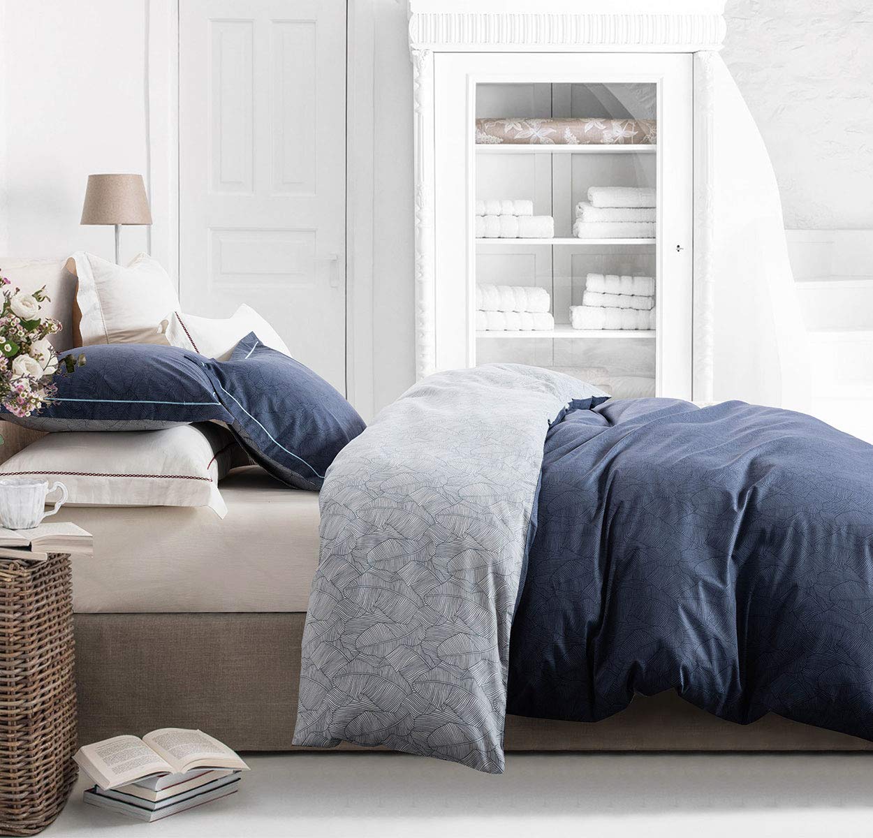 SLEEPBELLA Comforter Queen Size, 600 Thread Count Cotton Navy & Grey Leaves Reveisible Comforter Sets, Down Alternative Bedding Set 3Pcs(Queen, Navy&Blue Leaves)