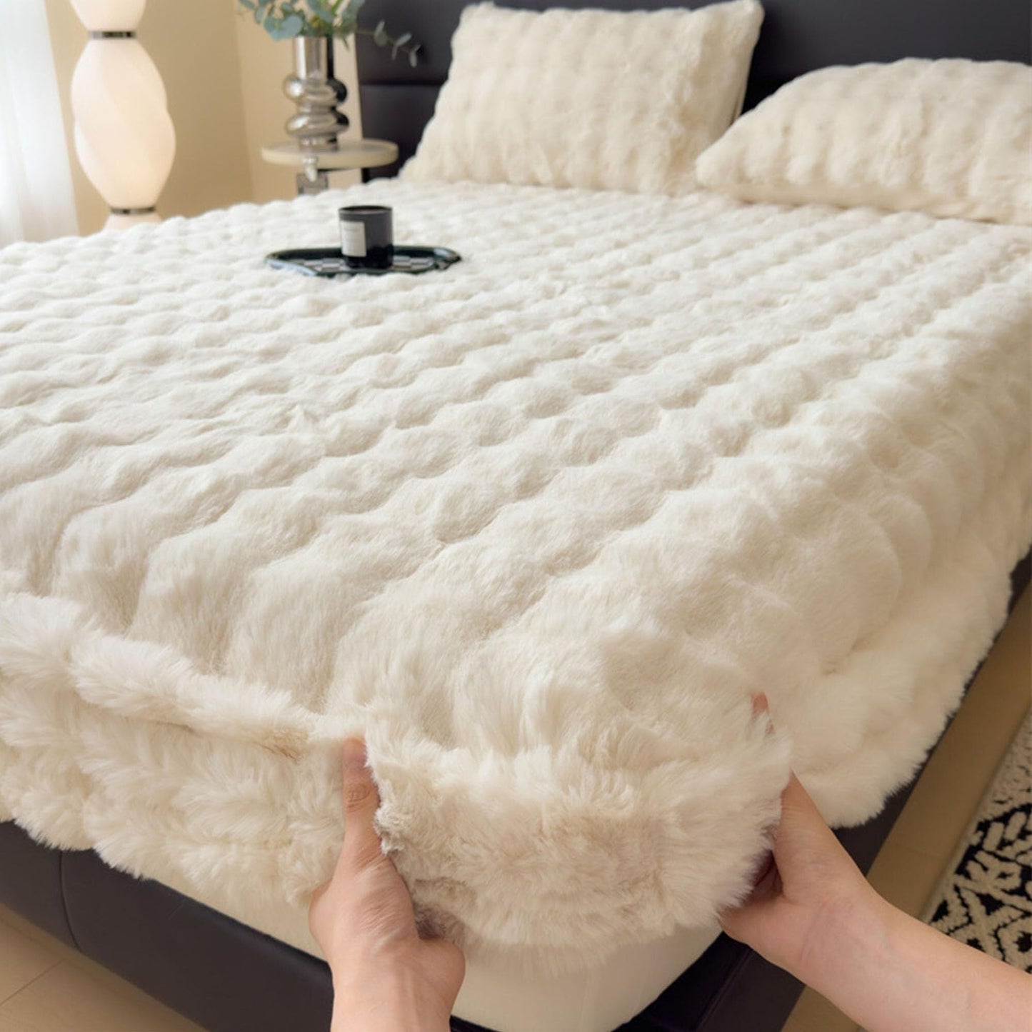 Elastic Bed Sheets, Milk Velvet Fitted Sheet, Winter Warm Mattress Cover, Faux Rabbit Fur Fitted Sheets, Fluffy Mattress Protector Bedspread, Machine Washable and Non-Fade(C,2 Pillowcases)