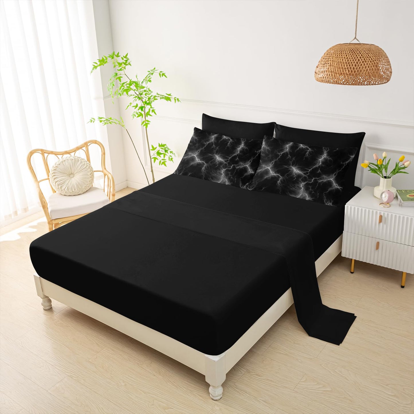 QOOMO White Lightning 7 Pieces Comforter Set Queen Size,Lightning Bedding Set for Kids-Include 1 Comforter,1 Fitted Sheet,1 Flat Sheet,2 Printing Pillowcases and 2 Black Pillowcases