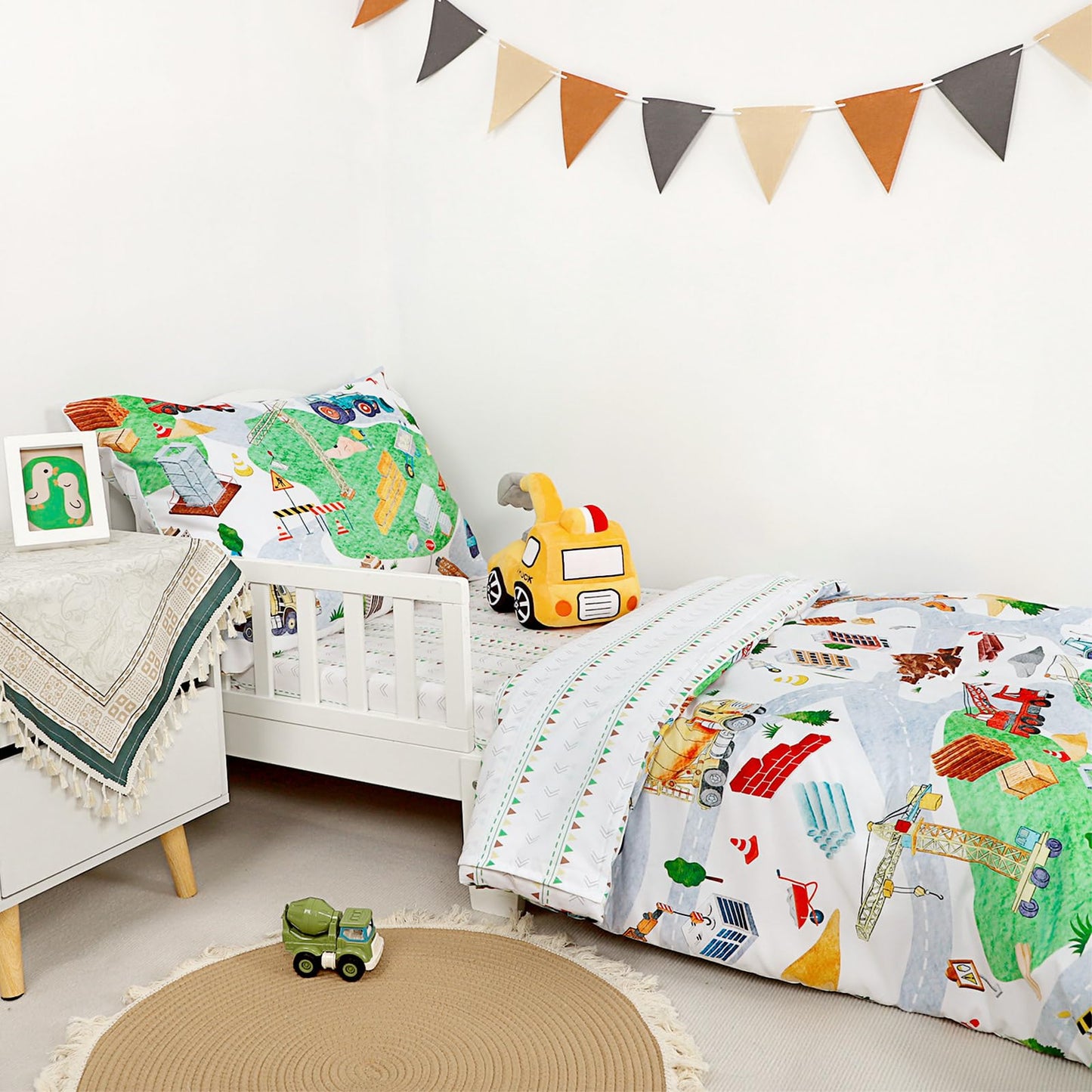DAYEEBALL 4 Piece Toddler Bedding Set, Ultra Soft and Breathable Toddler Comforter Sets for Boys Includes Quilted Comforter, Fitted Sheet, Flat Sheet and Pillowcase, Vehicles
