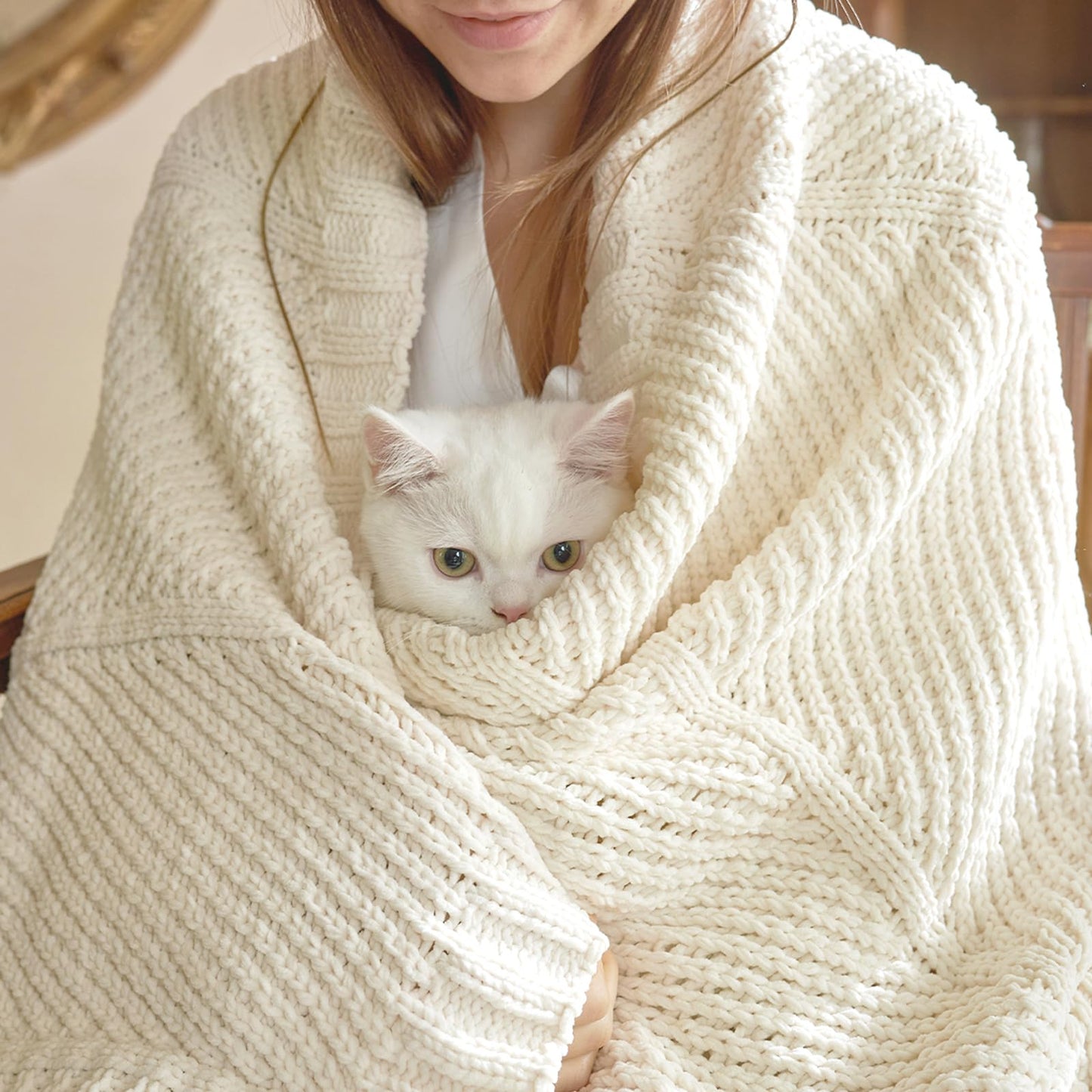 Amélie Home Knit Throw Blanket, Soft Chenille Cozy Breathable Chevron Chunky Decorative Blanket for Couch, Bed & Sofa, French-Inspired Lightweight Warm Gift for Women, Ivory, 50"x60"